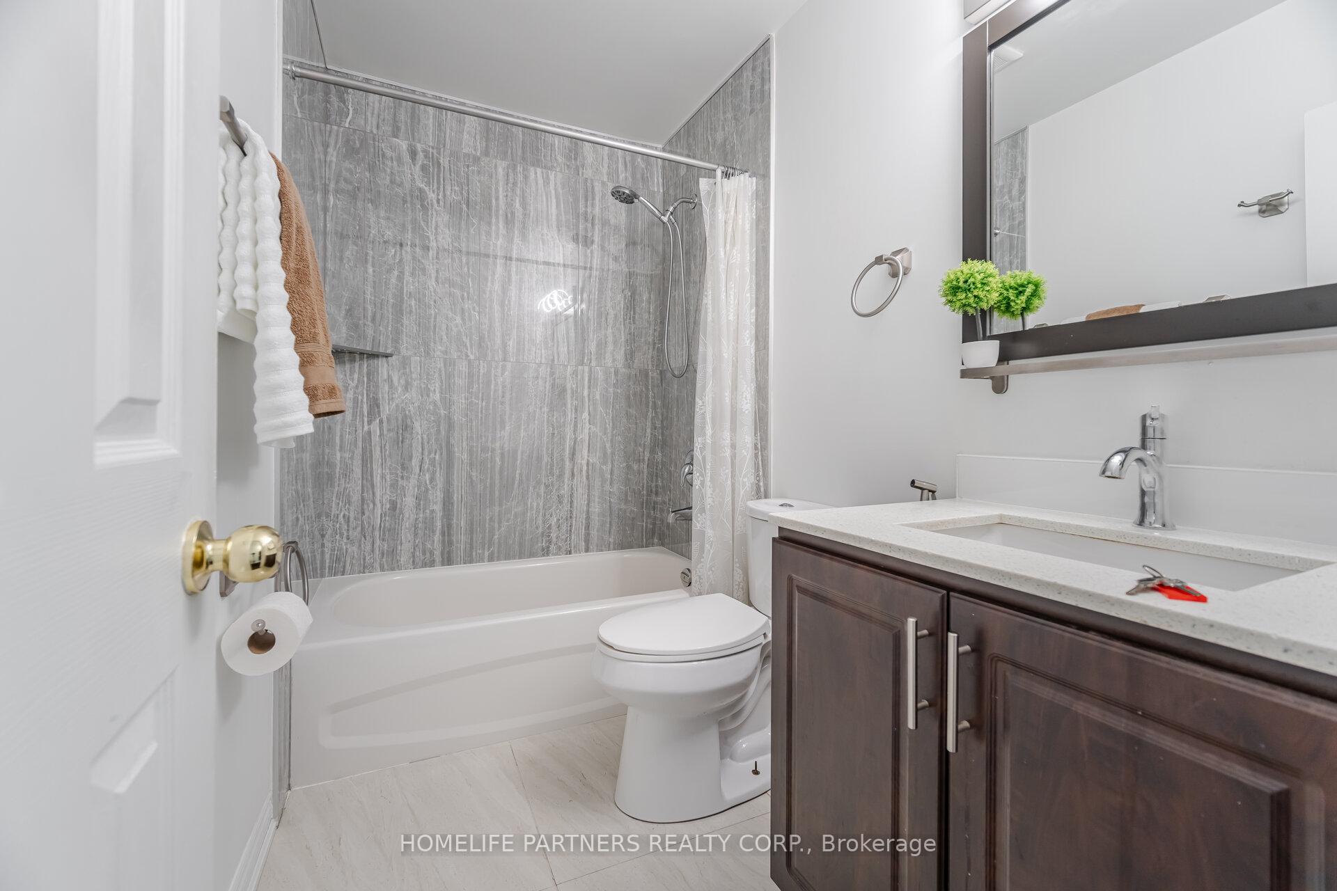Photo 17 of 54 Fordwich Crescent, Etobicoke, Rexdale-Kipling — HOMEH