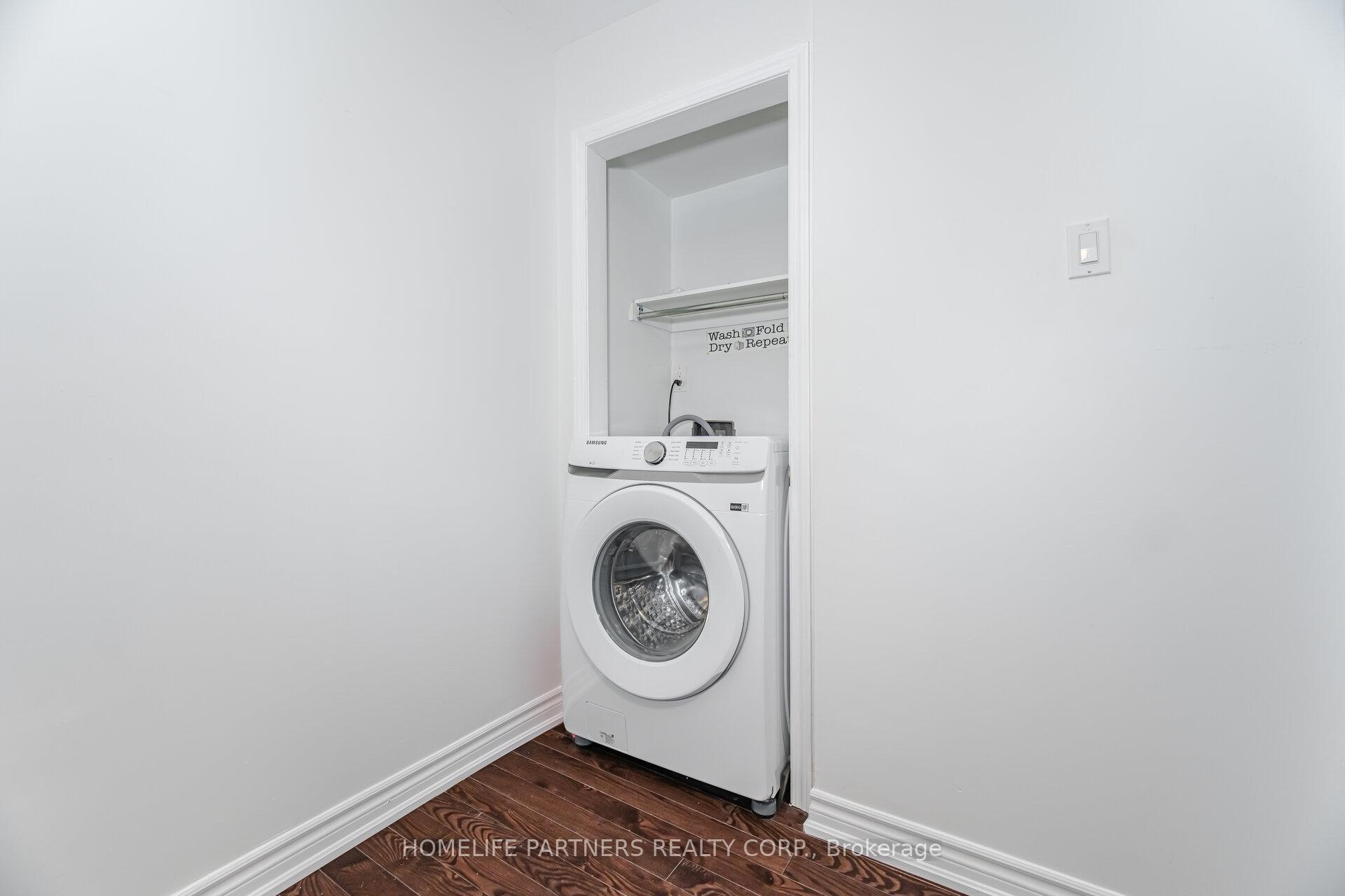 Photo 21 of 54 Fordwich Crescent, Etobicoke, Rexdale-Kipling — HOMEH
