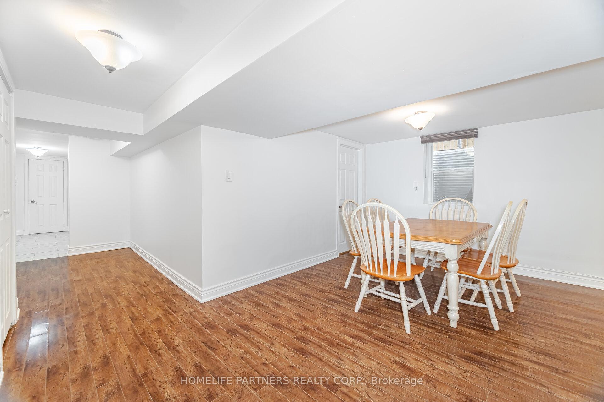 Photo 24 of 54 Fordwich Crescent, Etobicoke, Rexdale-Kipling — HOMEH