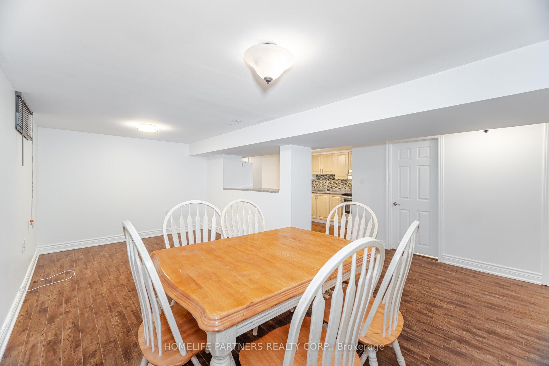 Photo 25 of 54 Fordwich Crescent, Etobicoke, Rexdale-Kipling — HOMEH