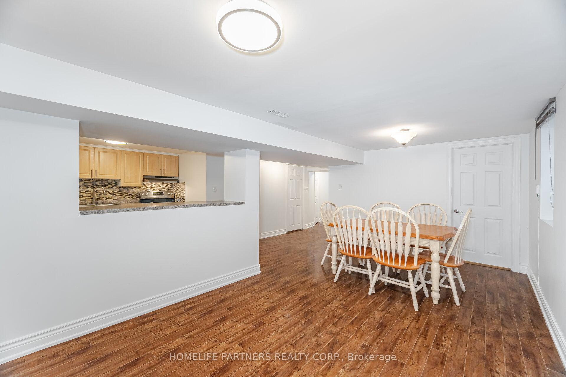 Photo 26 of 54 Fordwich Crescent, Etobicoke, Rexdale-Kipling — HOMEH