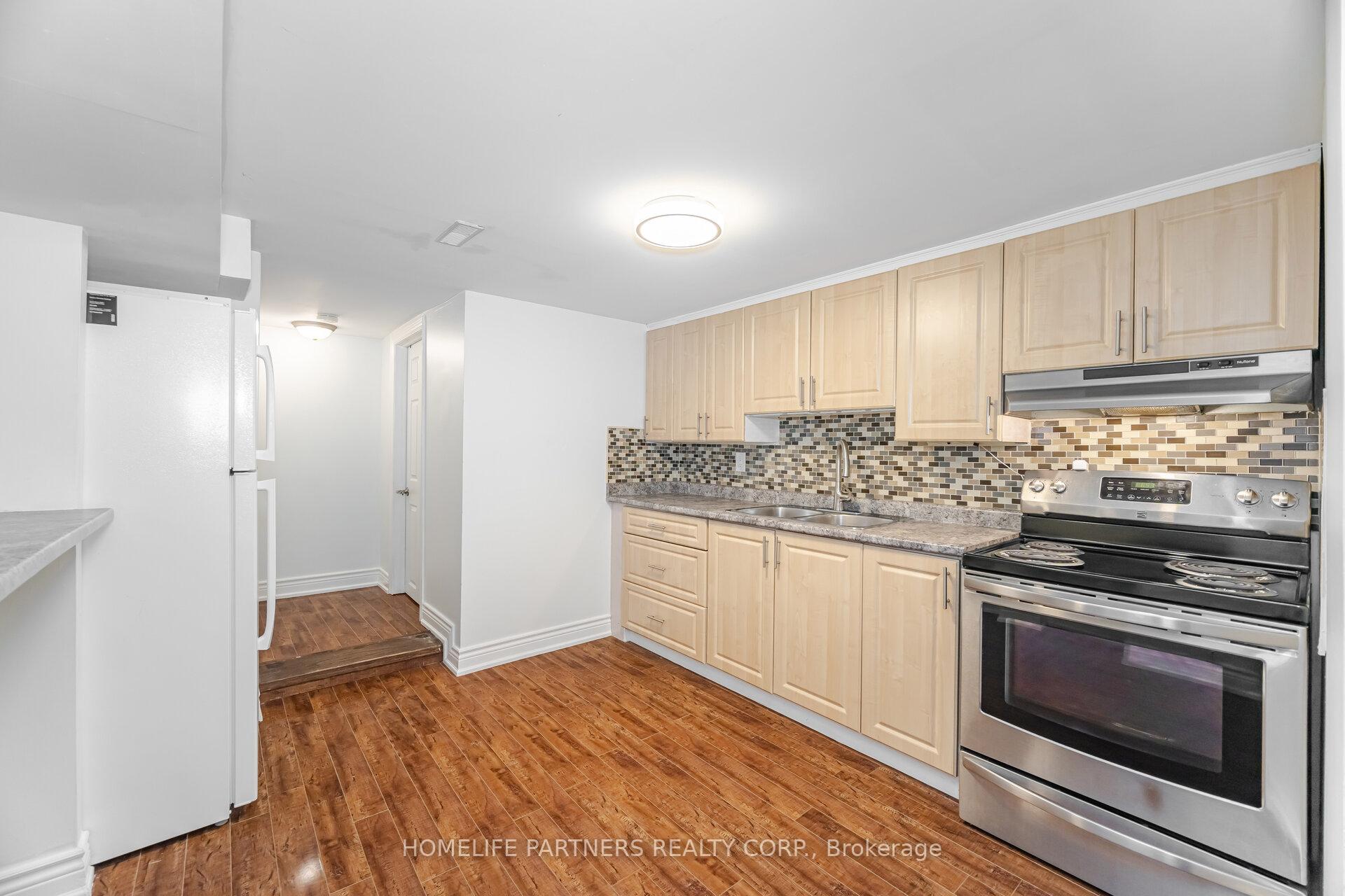 Photo 27 of 54 Fordwich Crescent, Etobicoke, Rexdale-Kipling — HOMEH