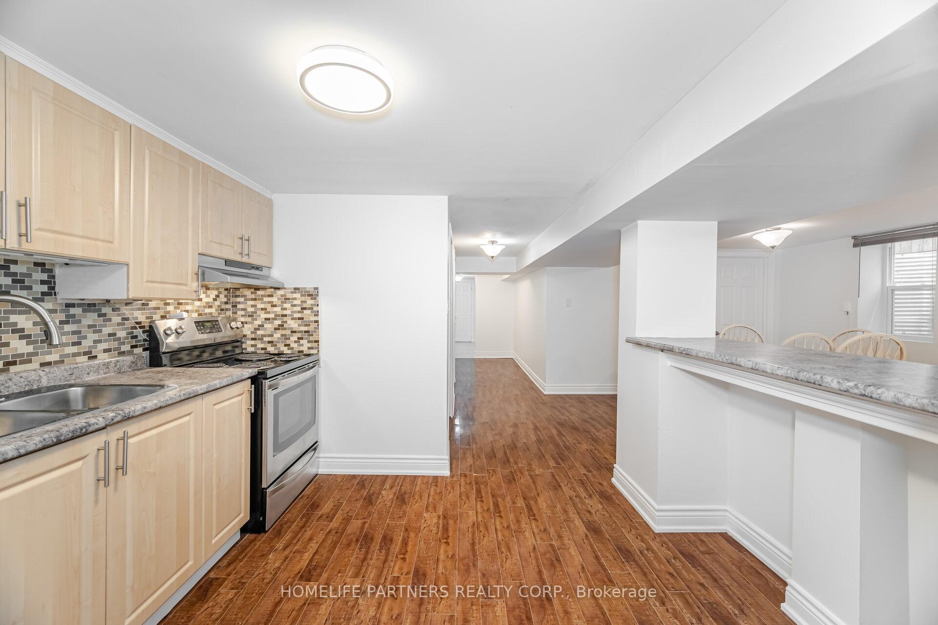Photo 28 of 54 Fordwich Crescent, Etobicoke, Rexdale-Kipling — HOMEH