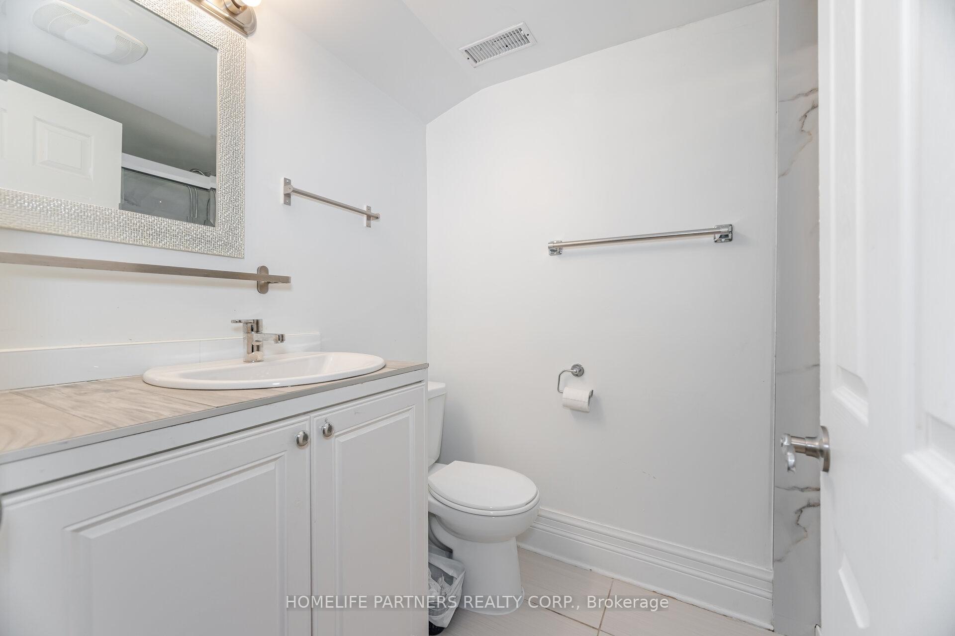 Photo 29 of 54 Fordwich Crescent, Etobicoke, Rexdale-Kipling — HOMEH