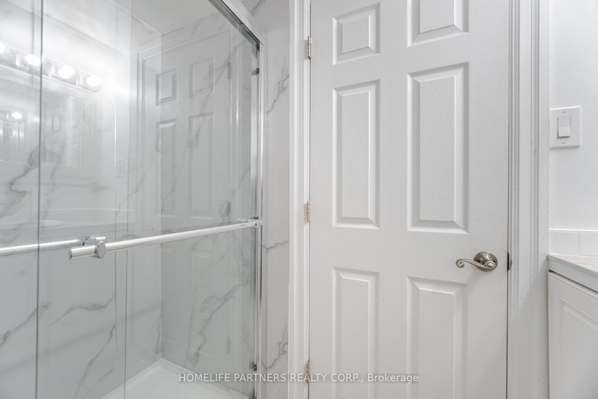 Photo 30 of 54 Fordwich Crescent, Etobicoke, Rexdale-Kipling — HOMEH