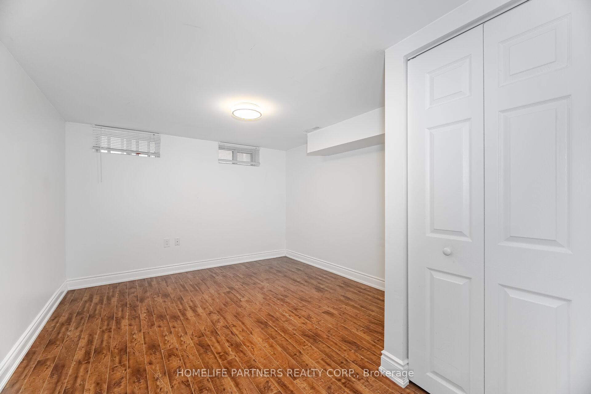 Photo 34 of 54 Fordwich Crescent, Etobicoke, Rexdale-Kipling — HOMEH