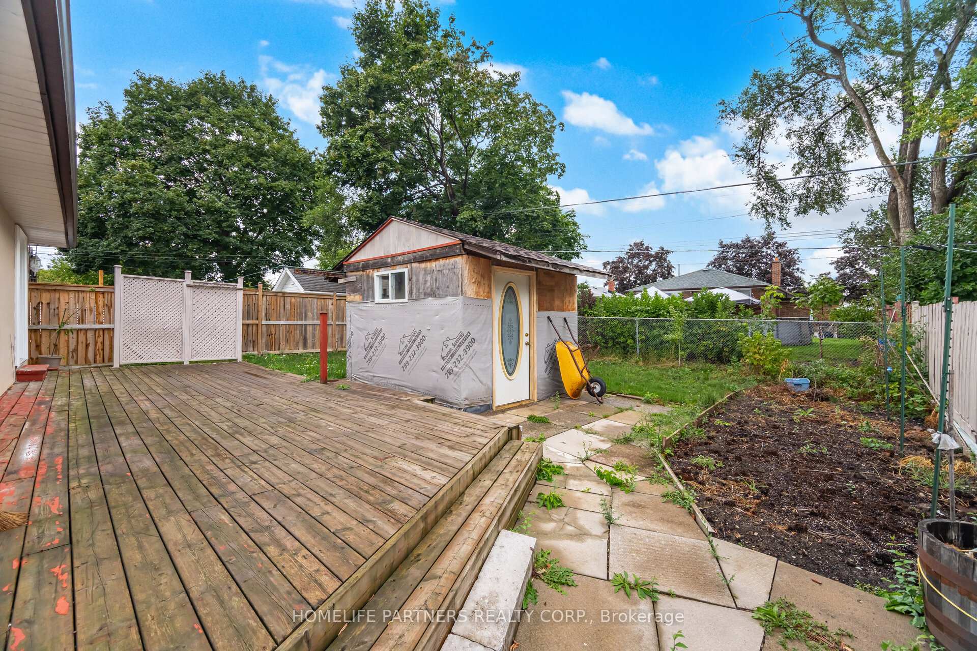 Photo 38 of 54 Fordwich Crescent, Etobicoke, Rexdale-Kipling — HOMEH