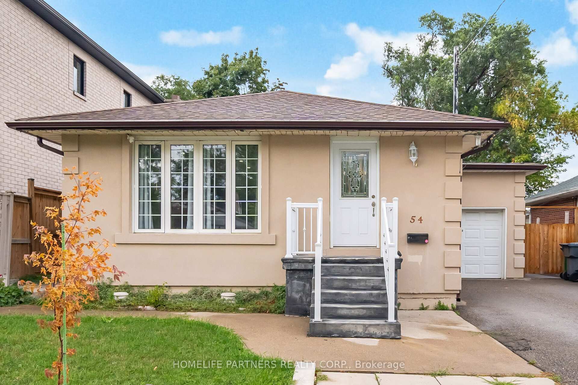 Photo 40 of 54 Fordwich Crescent, Etobicoke, Rexdale-Kipling — HOMEH