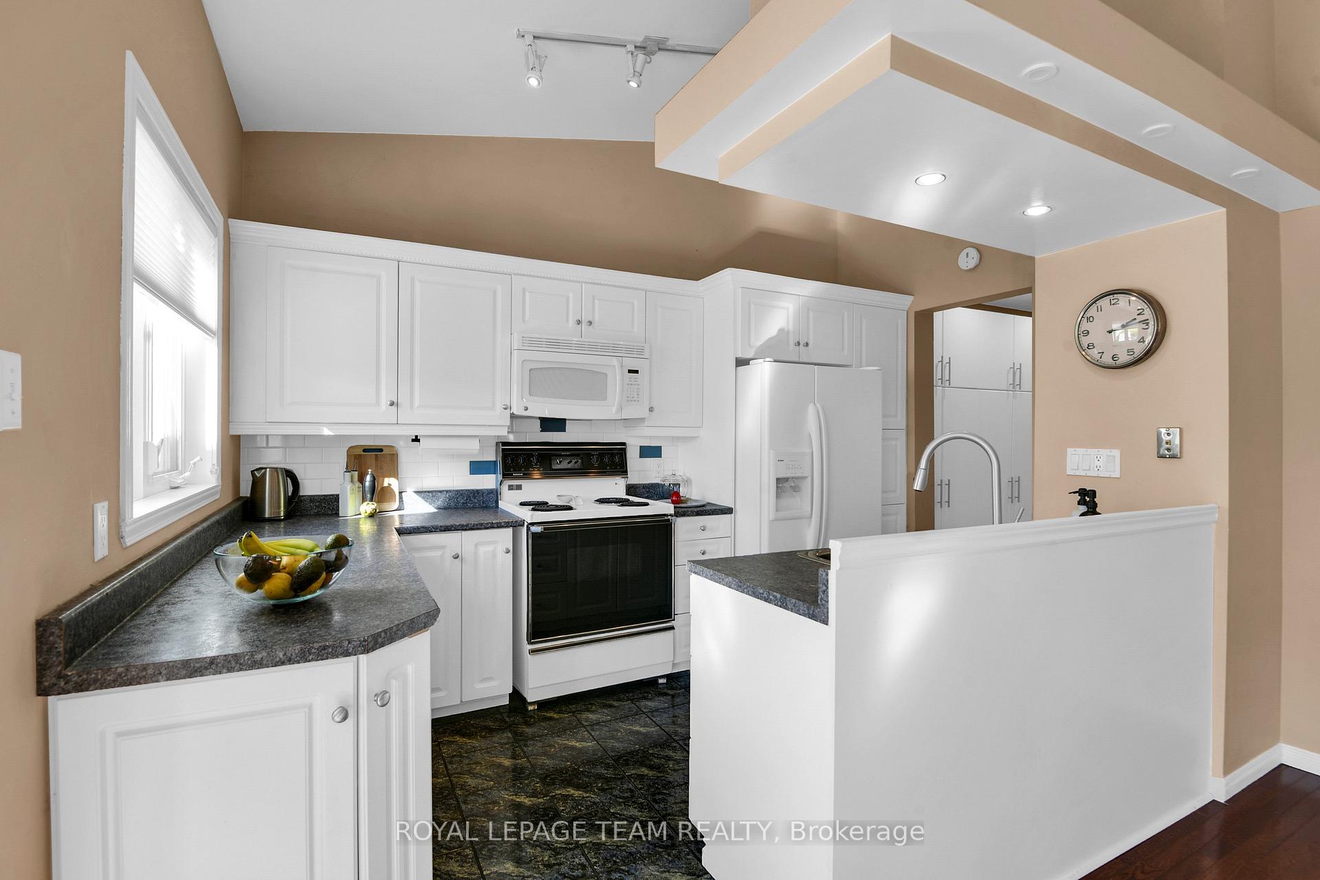 Photo 13 of 194 Holland Avenue, Ottawa, Ottawa West — HOMEH
