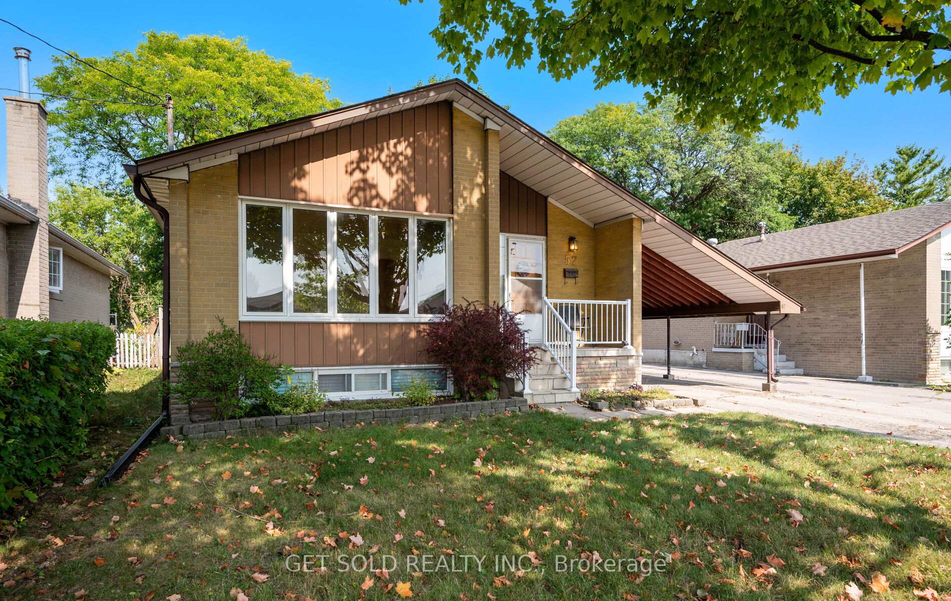 Photo 4 of 57 Taysham Crescent, Etobicoke, Thistletown-Beaumonde Heights — HOMEH