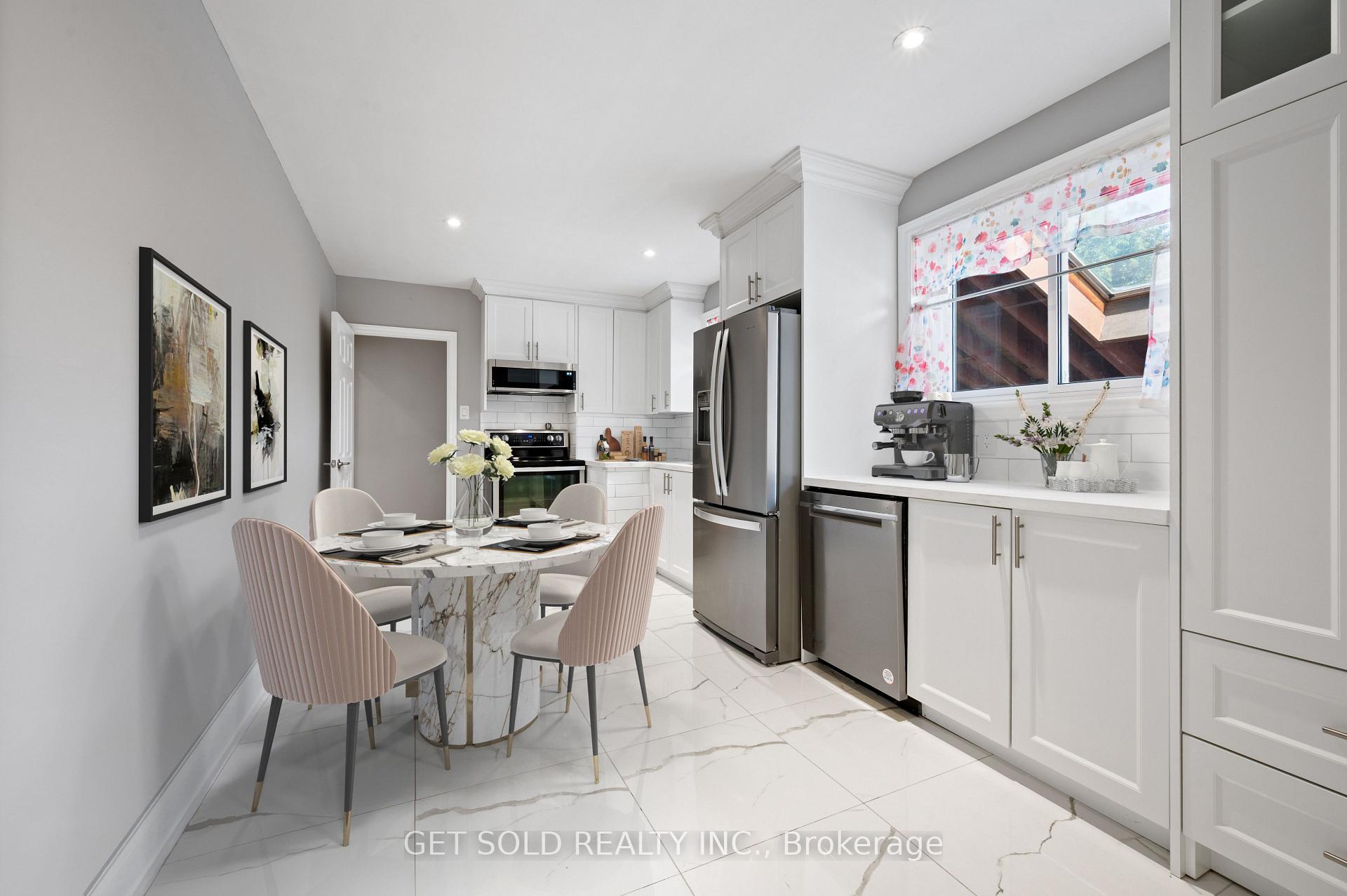 Photo 11 of 57 Taysham Crescent, Etobicoke, Thistletown-Beaumonde Heights — HOMEH