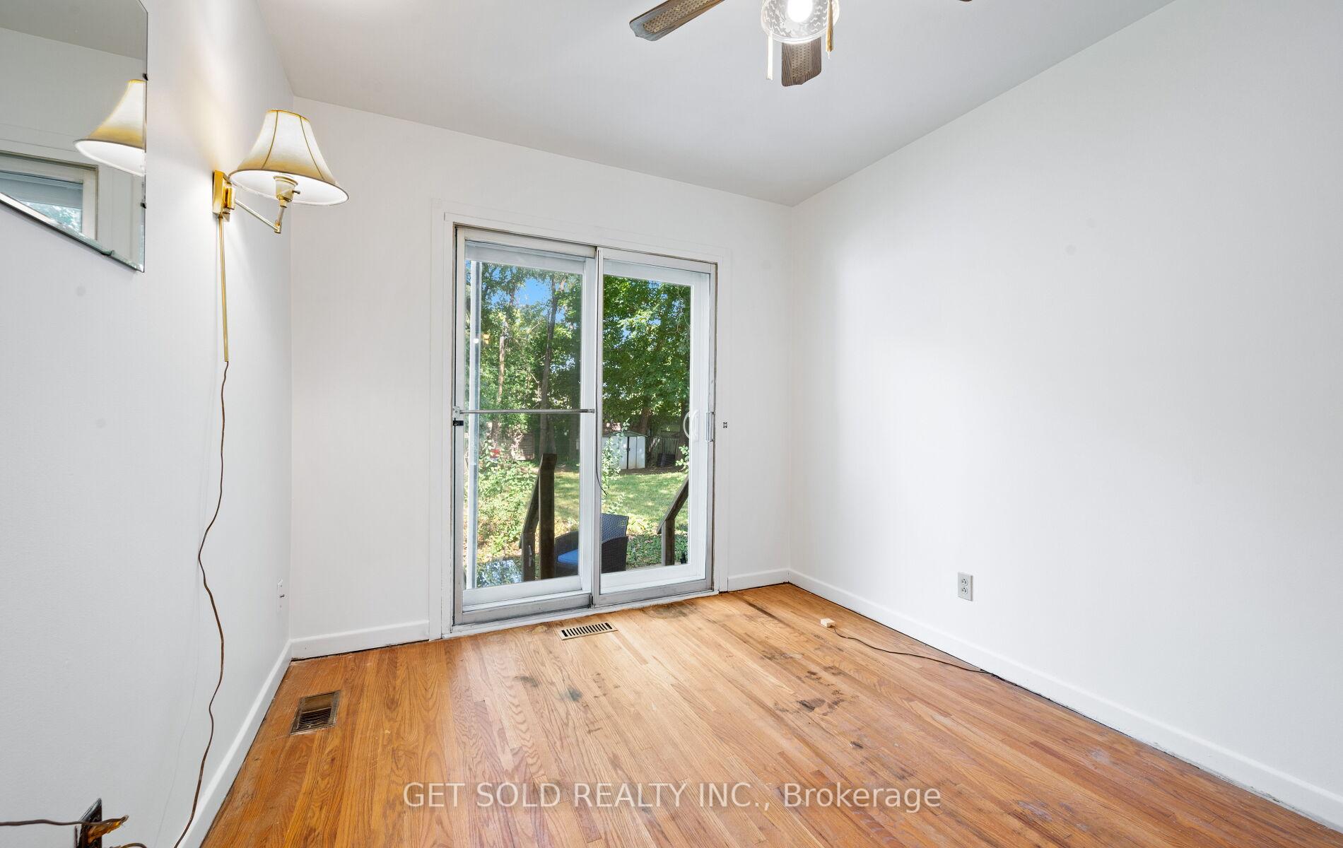 Photo 18 of 57 Taysham Crescent, Etobicoke, Thistletown-Beaumonde Heights — HOMEH