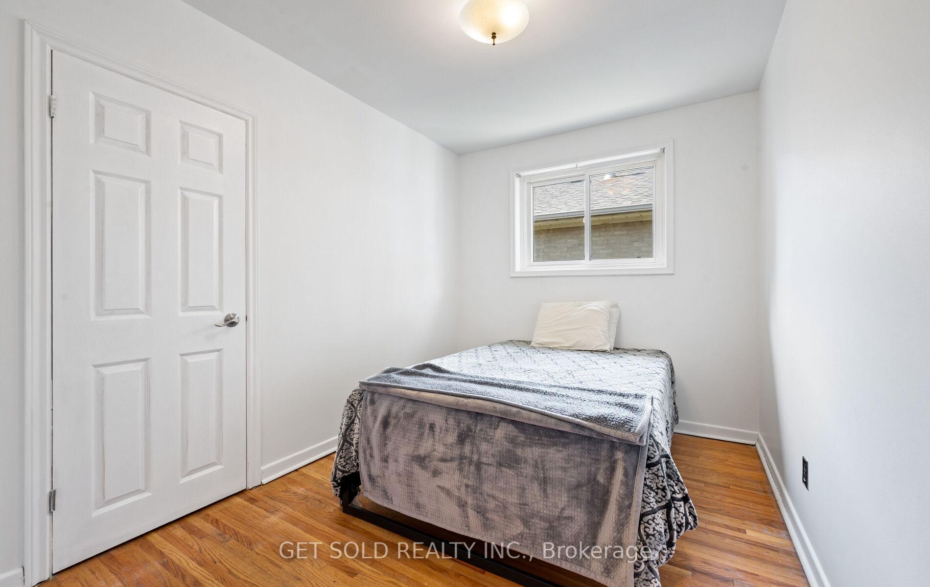 Photo 19 of 57 Taysham Crescent, Etobicoke, Thistletown-Beaumonde Heights — HOMEH