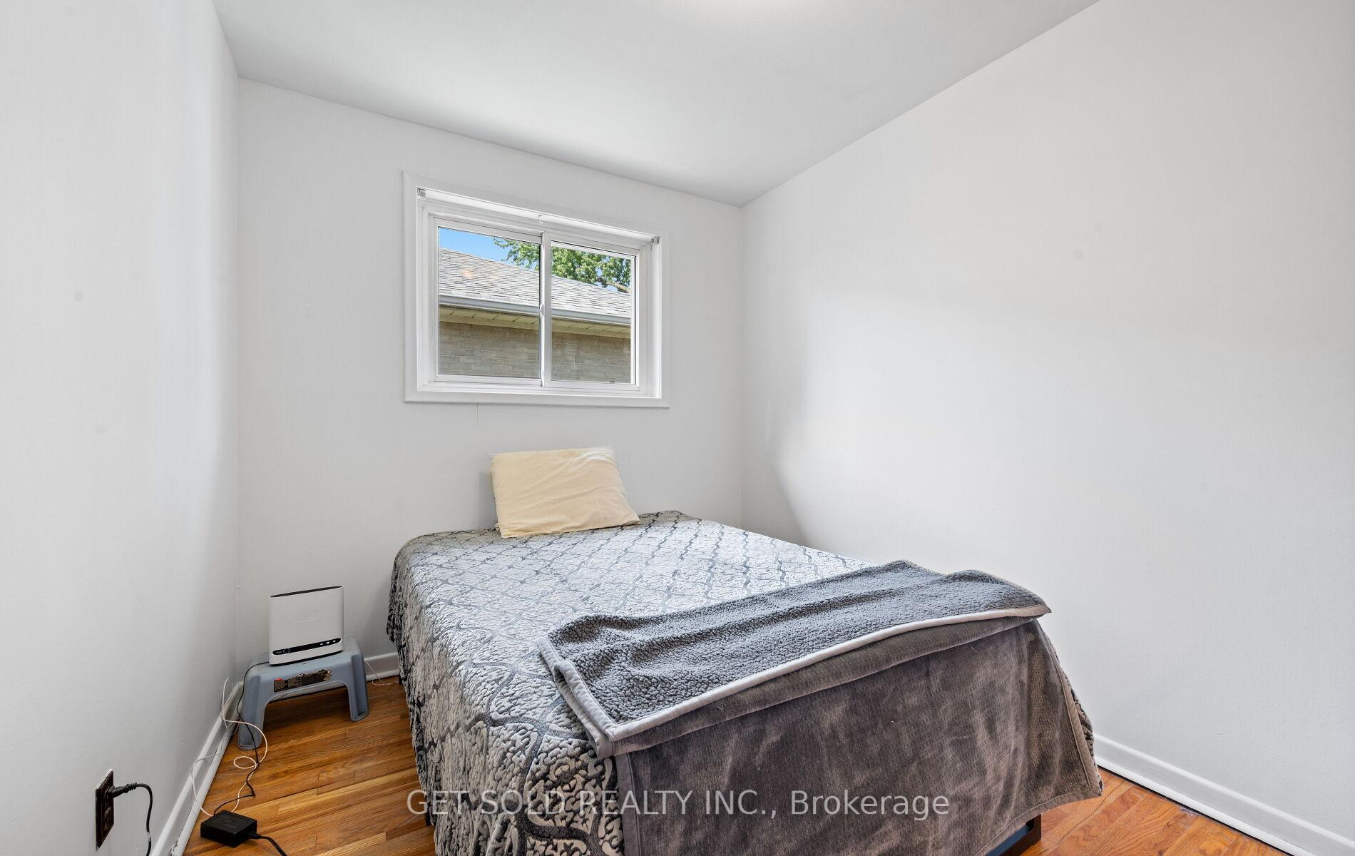 Photo 20 of 57 Taysham Crescent, Etobicoke, Thistletown-Beaumonde Heights — HOMEH