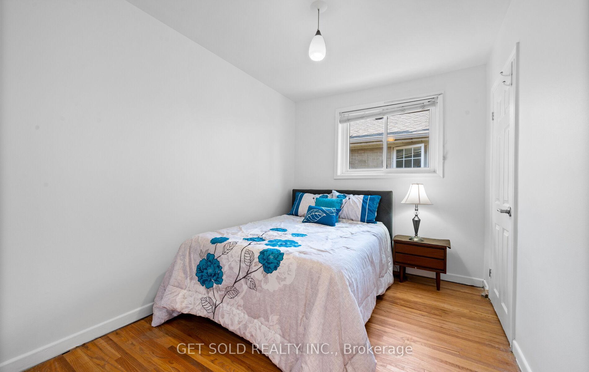 Photo 21 of 57 Taysham Crescent, Etobicoke, Thistletown-Beaumonde Heights — HOMEH