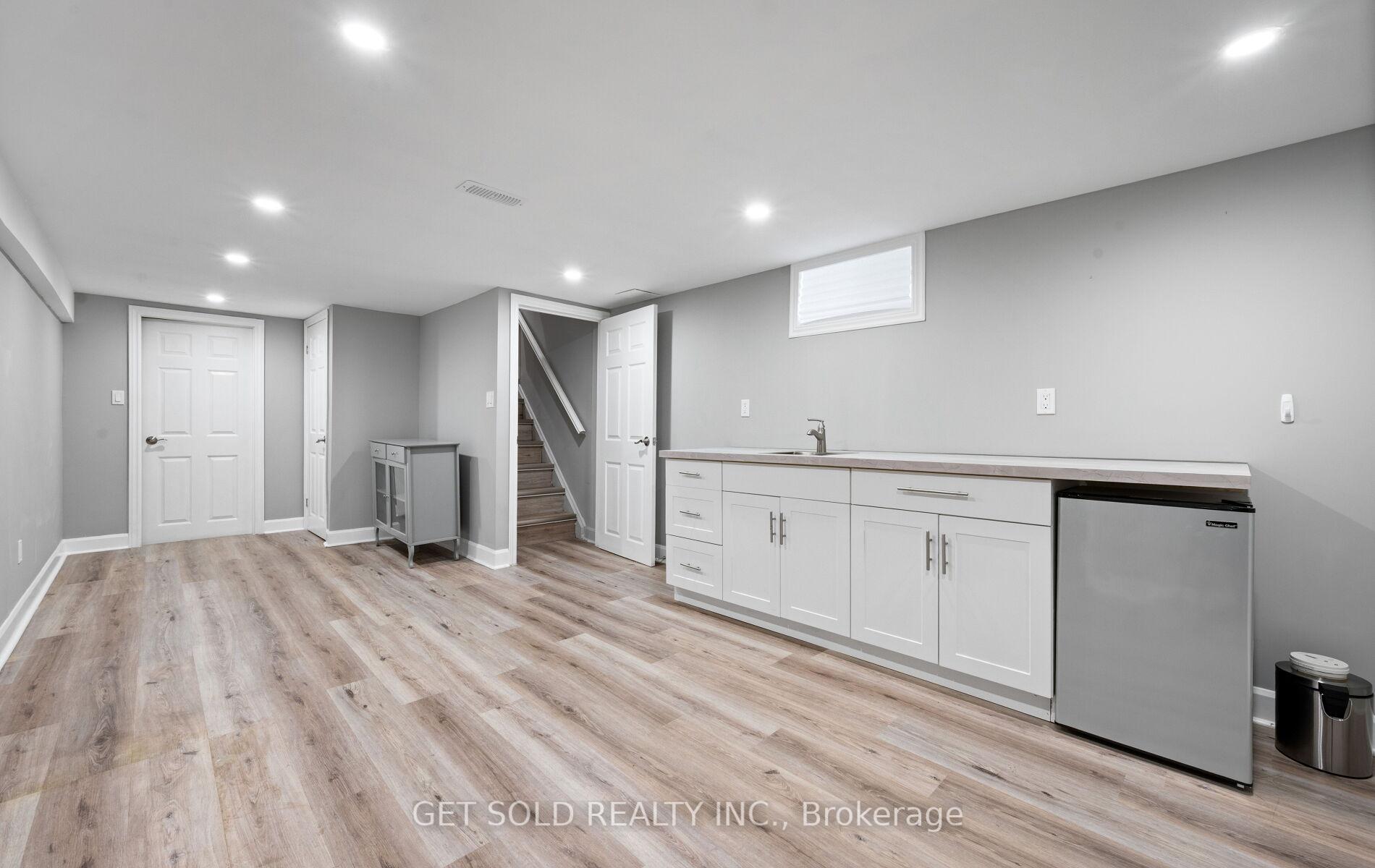 Photo 24 of 57 Taysham Crescent, Etobicoke, Thistletown-Beaumonde Heights — HOMEH