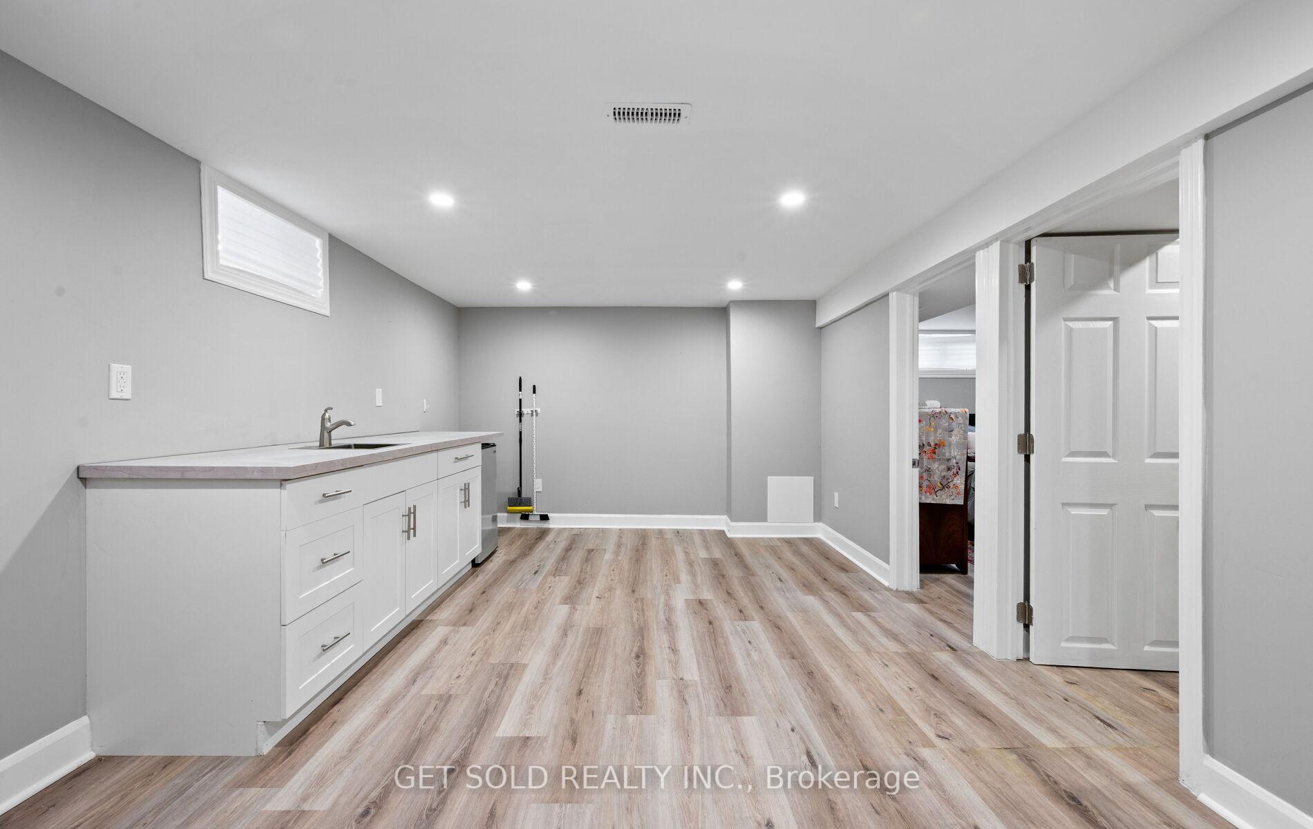 Photo 25 of 57 Taysham Crescent, Etobicoke, Thistletown-Beaumonde Heights — HOMEH