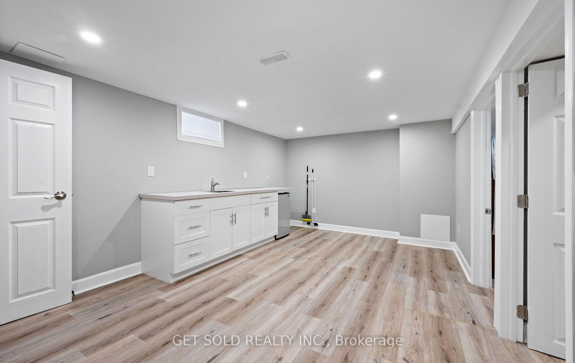 Photo 26 of 57 Taysham Crescent, Etobicoke, Thistletown-Beaumonde Heights — HOMEH