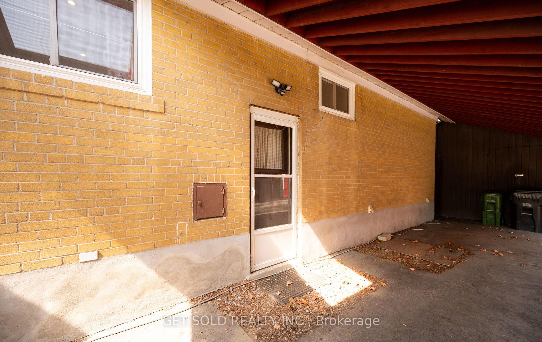 Photo 35 of 57 Taysham Crescent, Etobicoke, Thistletown-Beaumonde Heights — HOMEH