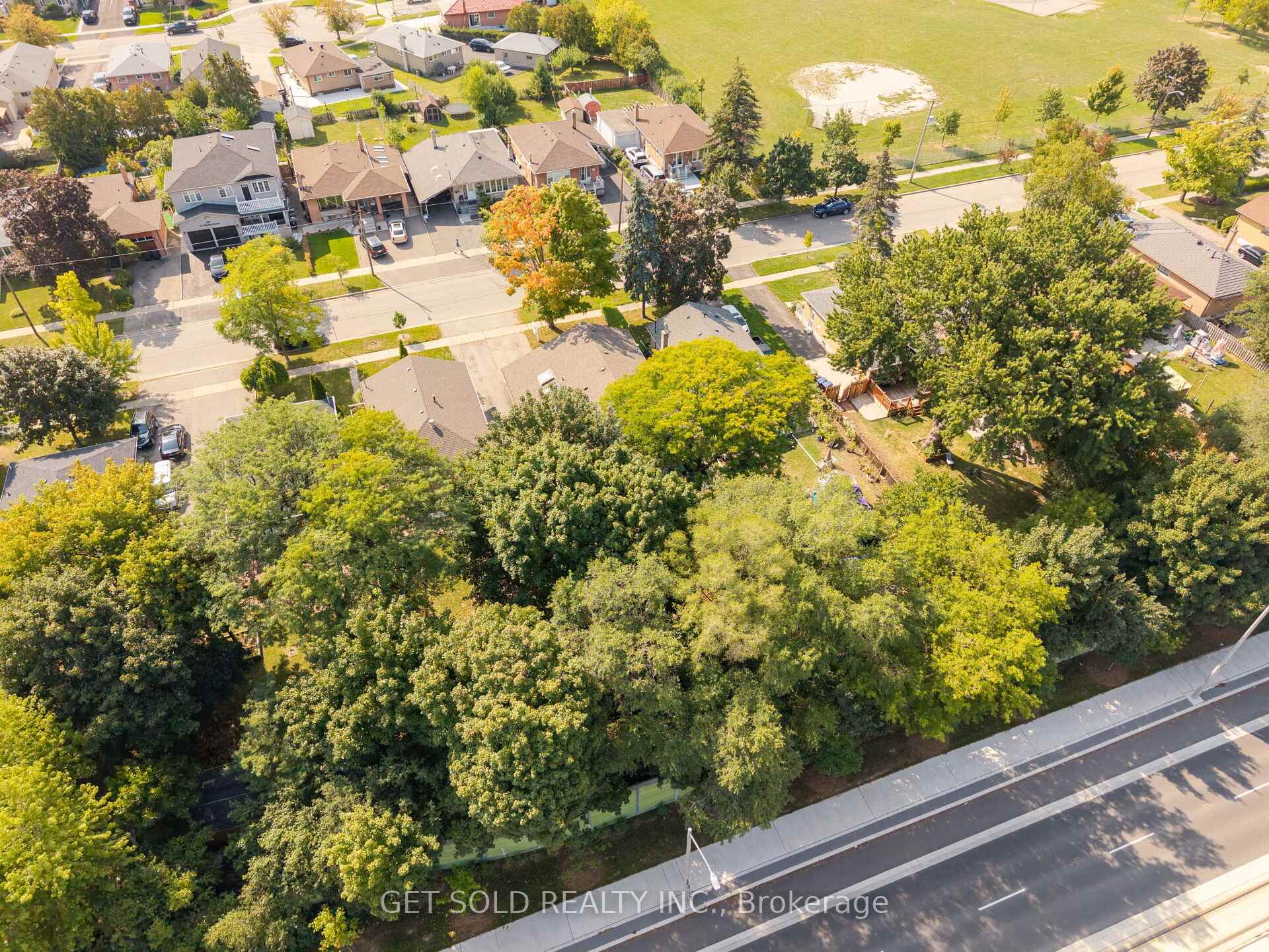 Photo 48 of 57 Taysham Crescent, Etobicoke, Thistletown-Beaumonde Heights — HOMEH