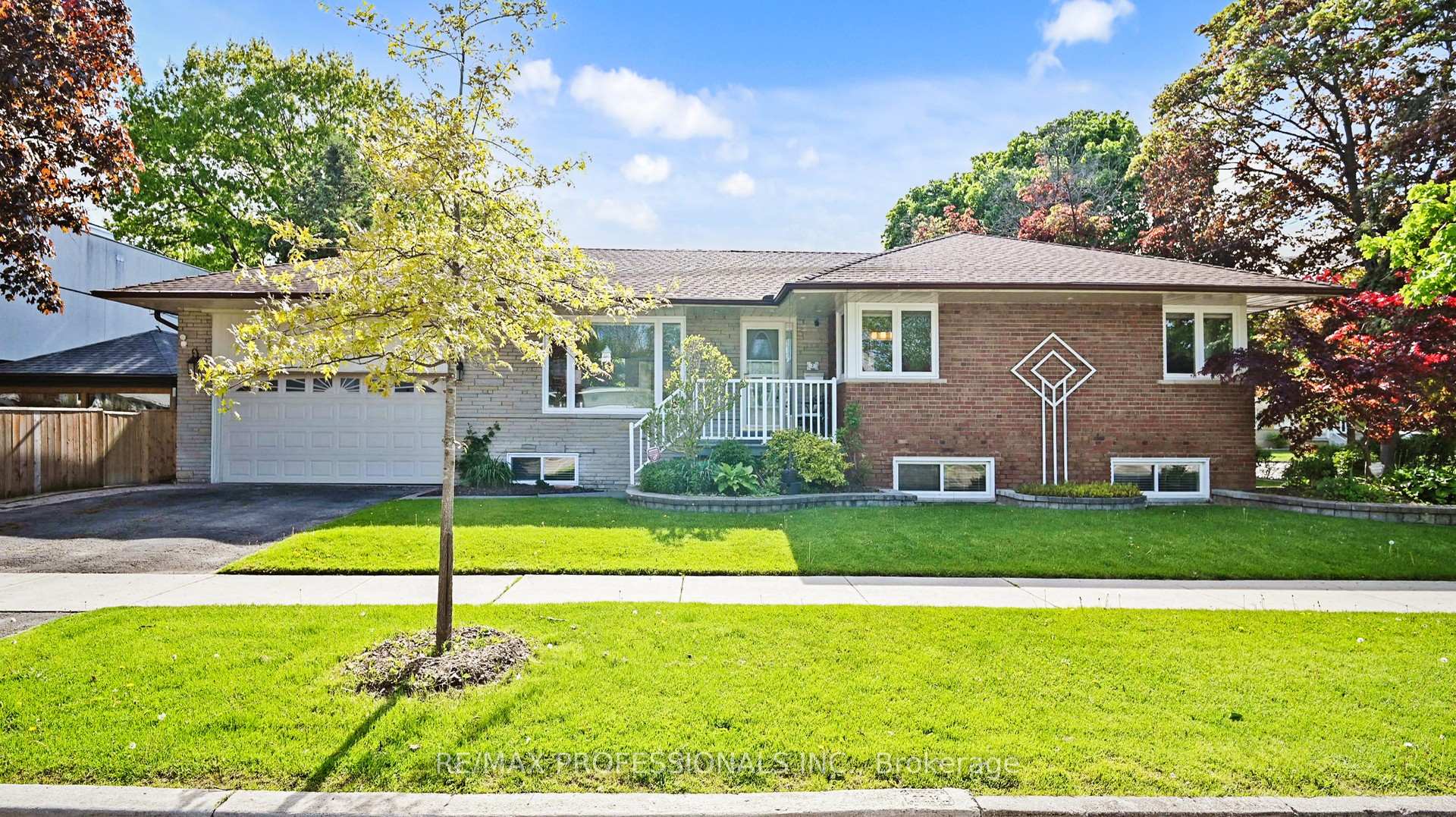 Photo 1 of 2 Woodpark Road, Etobicoke, Willowridge-Martingrove-Richview — HOMEH