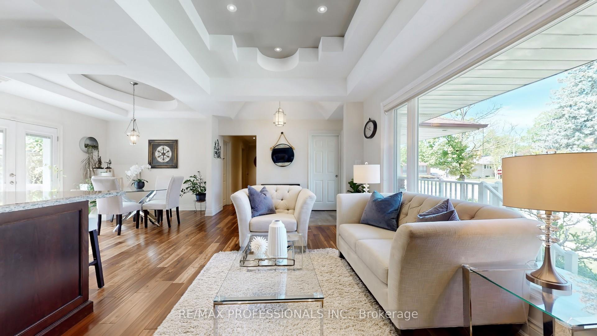 Photo 10 of 2 Woodpark Road, Etobicoke, Willowridge-Martingrove-Richview — HOMEH