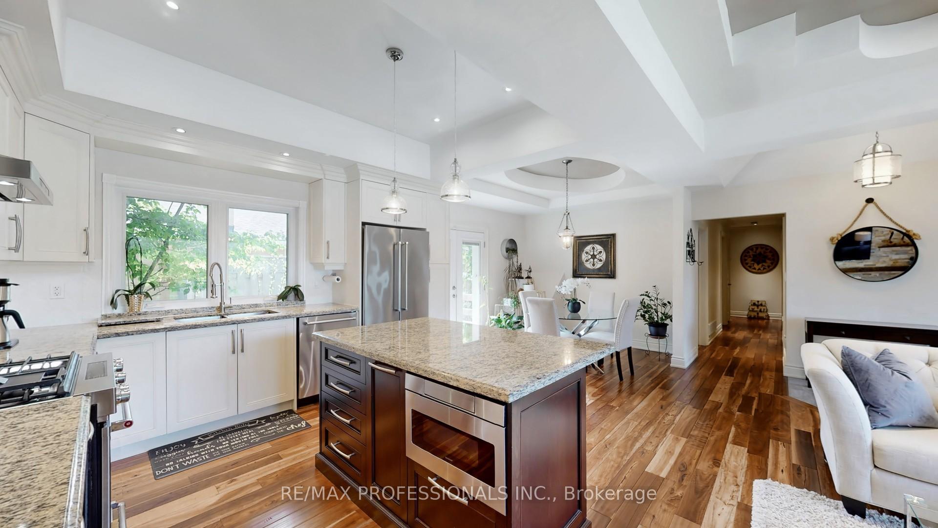 Photo 4 of 2 Woodpark Road, Etobicoke, Willowridge-Martingrove-Richview — HOMEH