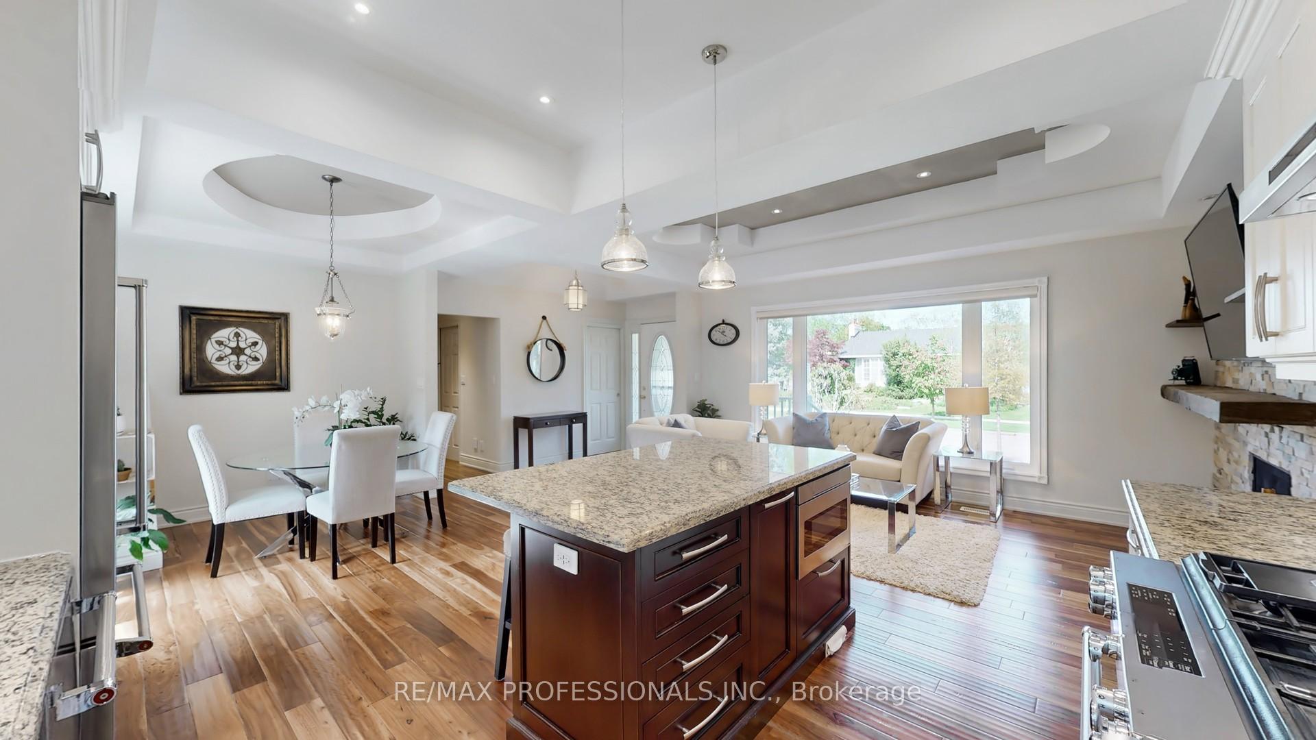 Photo 9 of 2 Woodpark Road, Etobicoke, Willowridge-Martingrove-Richview — HOMEH