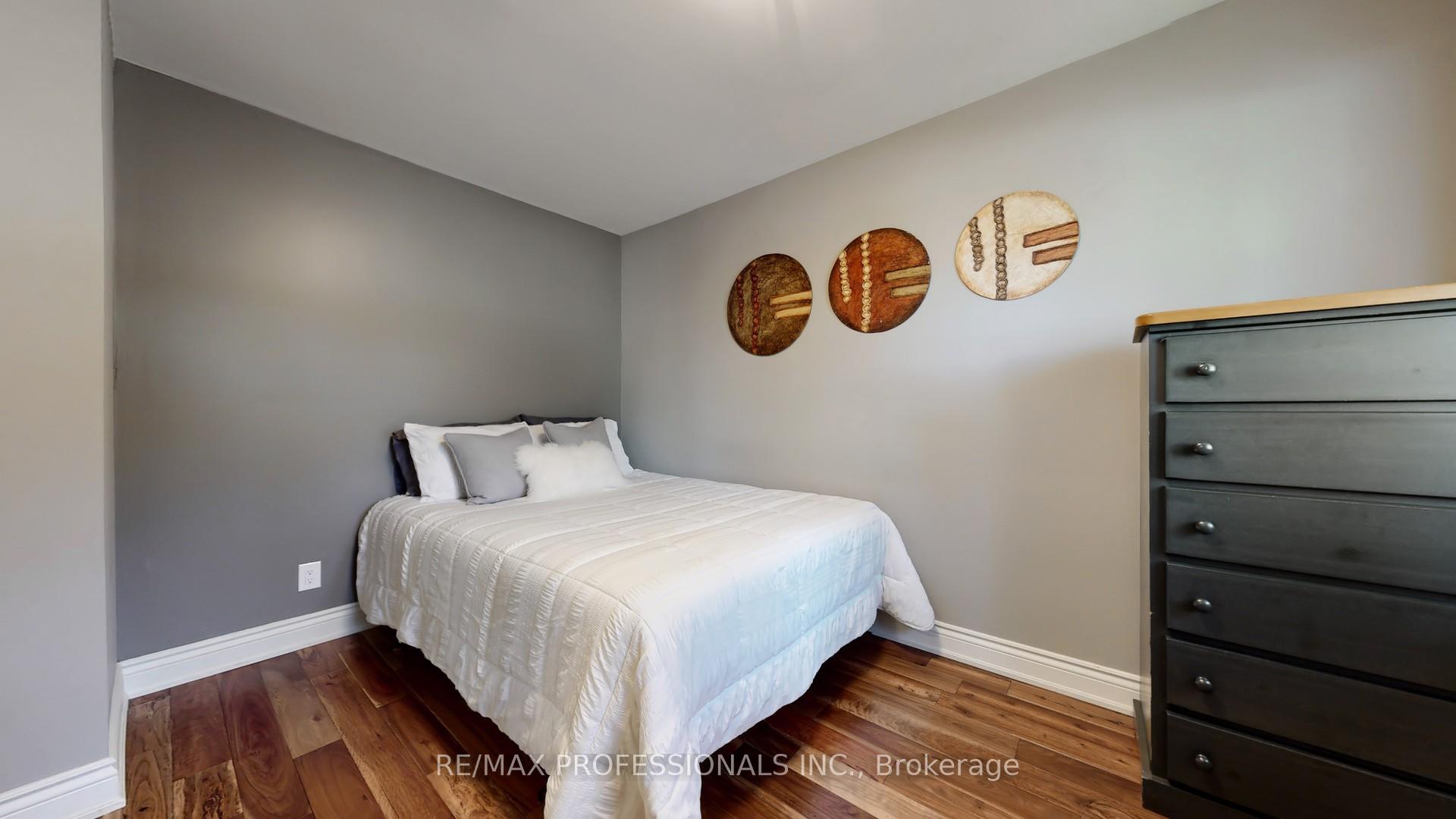 Photo 45 of 2 Woodpark Road, Etobicoke, Willowridge-Martingrove-Richview — HOMEH