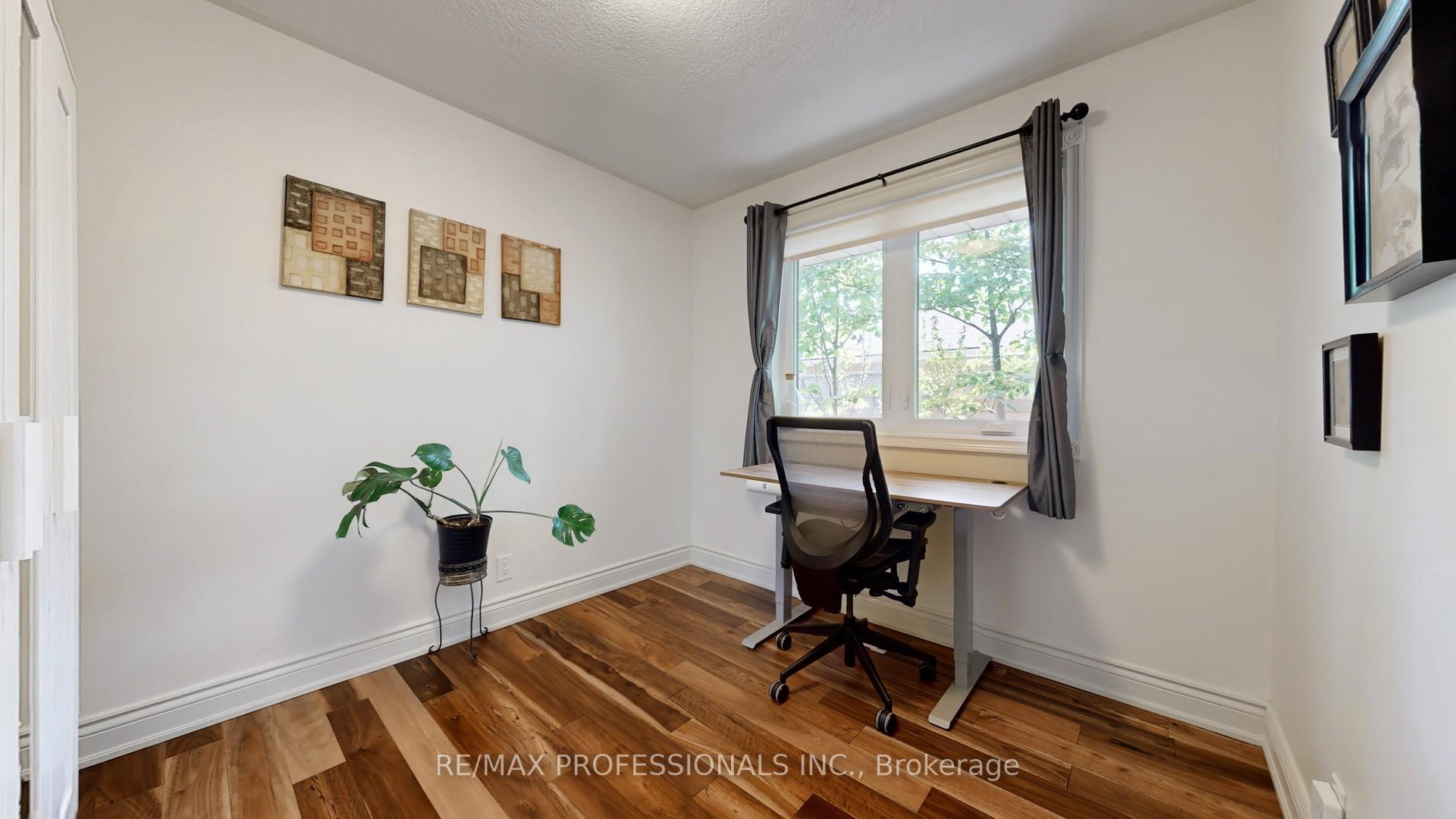 Photo 21 of 2 Woodpark Road, Etobicoke, Willowridge-Martingrove-Richview — HOMEH