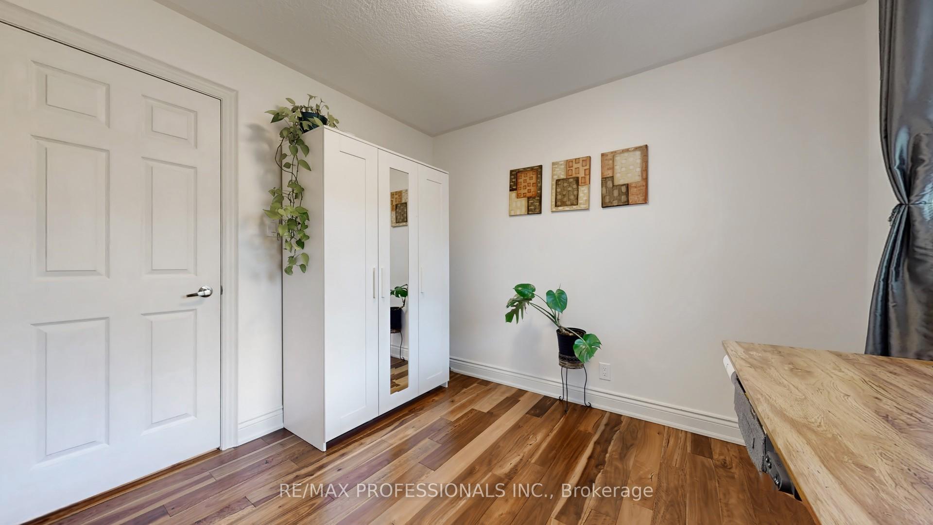 Photo 6 of 2 Woodpark Road, Etobicoke, Willowridge-Martingrove-Richview — HOMEH