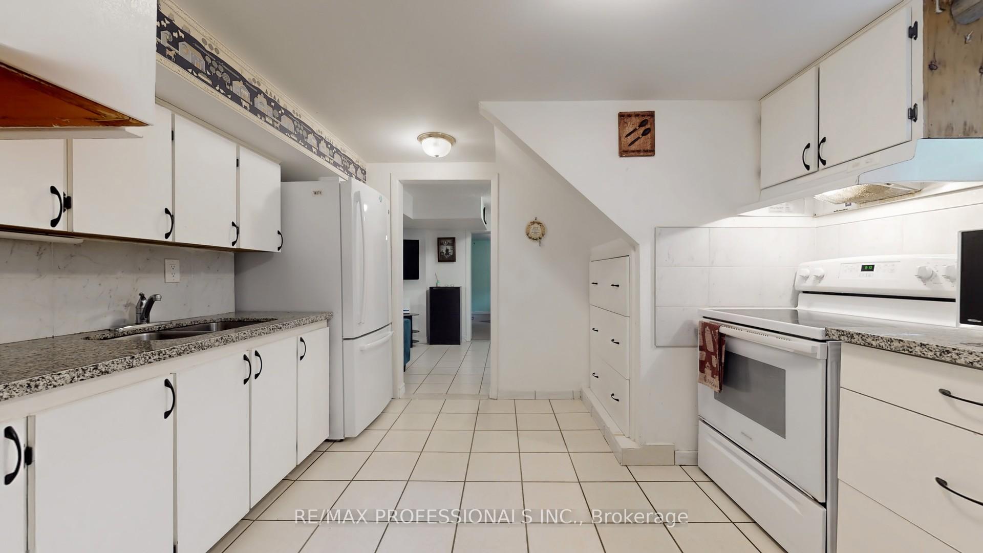 Photo 11 of 2 Woodpark Road, Etobicoke, Willowridge-Martingrove-Richview — HOMEH