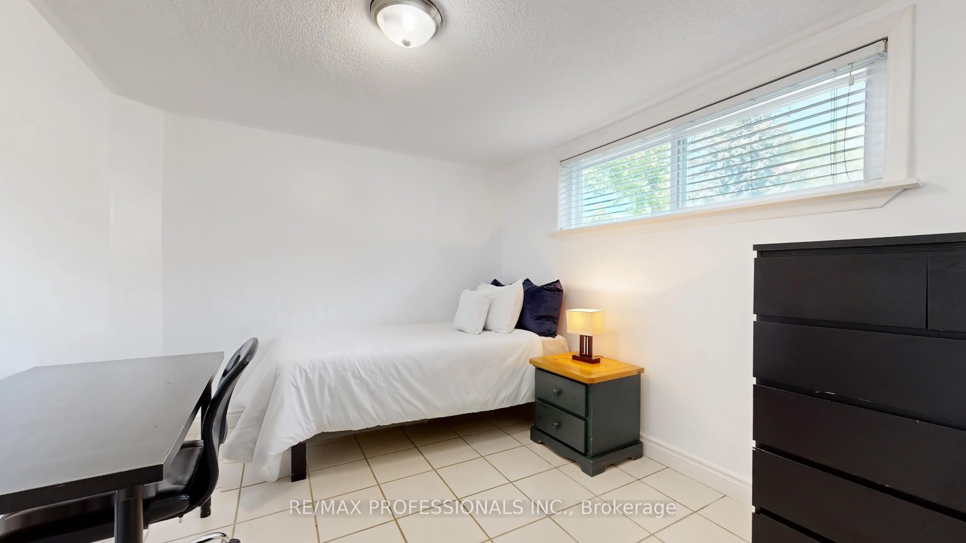 Photo 17 of 2 Woodpark Road, Etobicoke, Willowridge-Martingrove-Richview — HOMEH