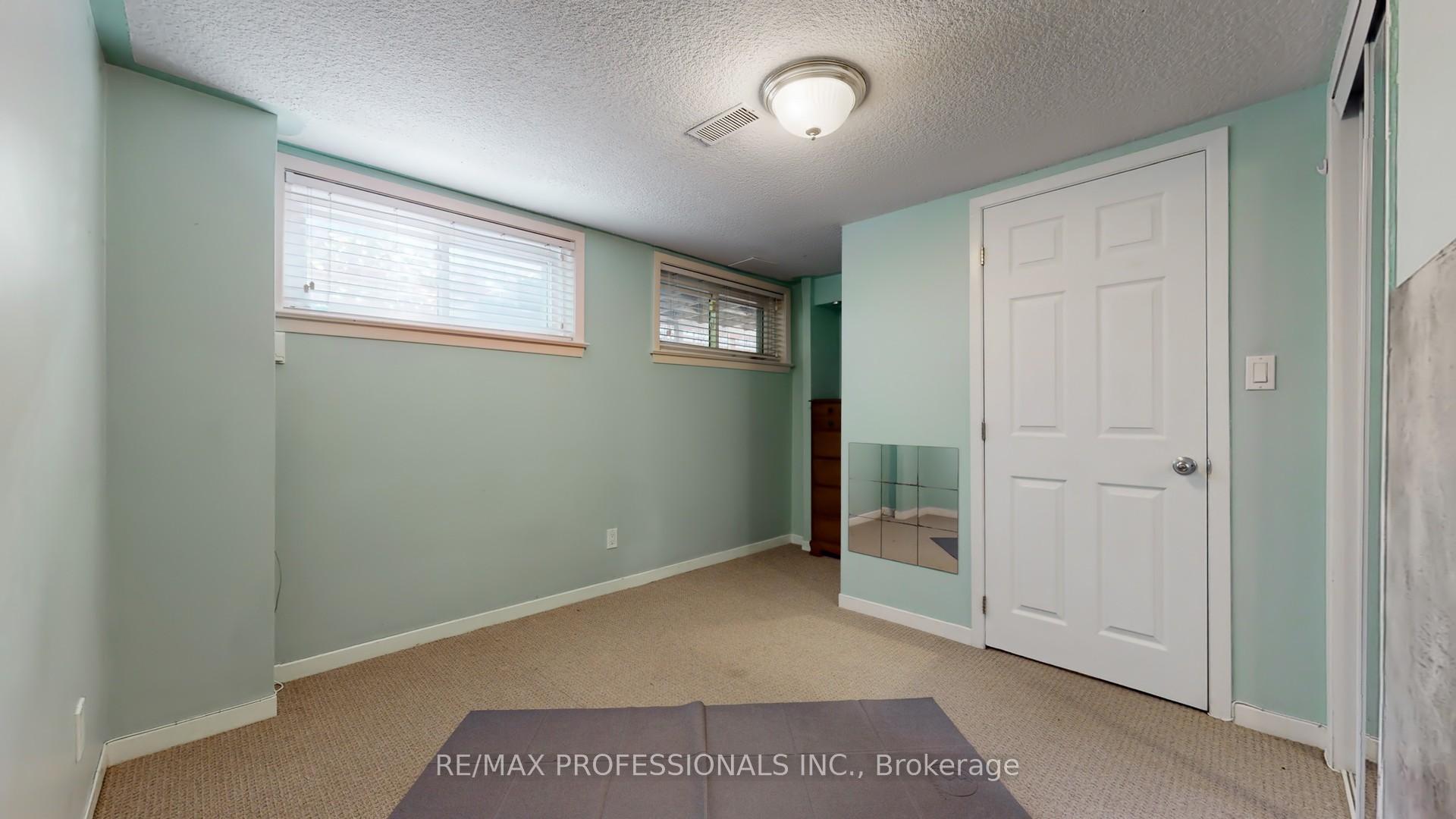 Photo 30 of 2 Woodpark Road, Etobicoke, Willowridge-Martingrove-Richview — HOMEH