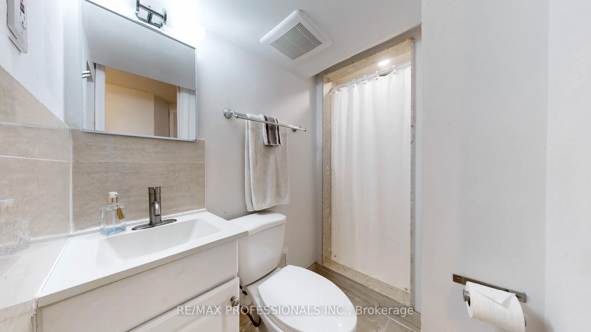 Photo 24 of 2 Woodpark Road, Etobicoke, Willowridge-Martingrove-Richview — HOMEH