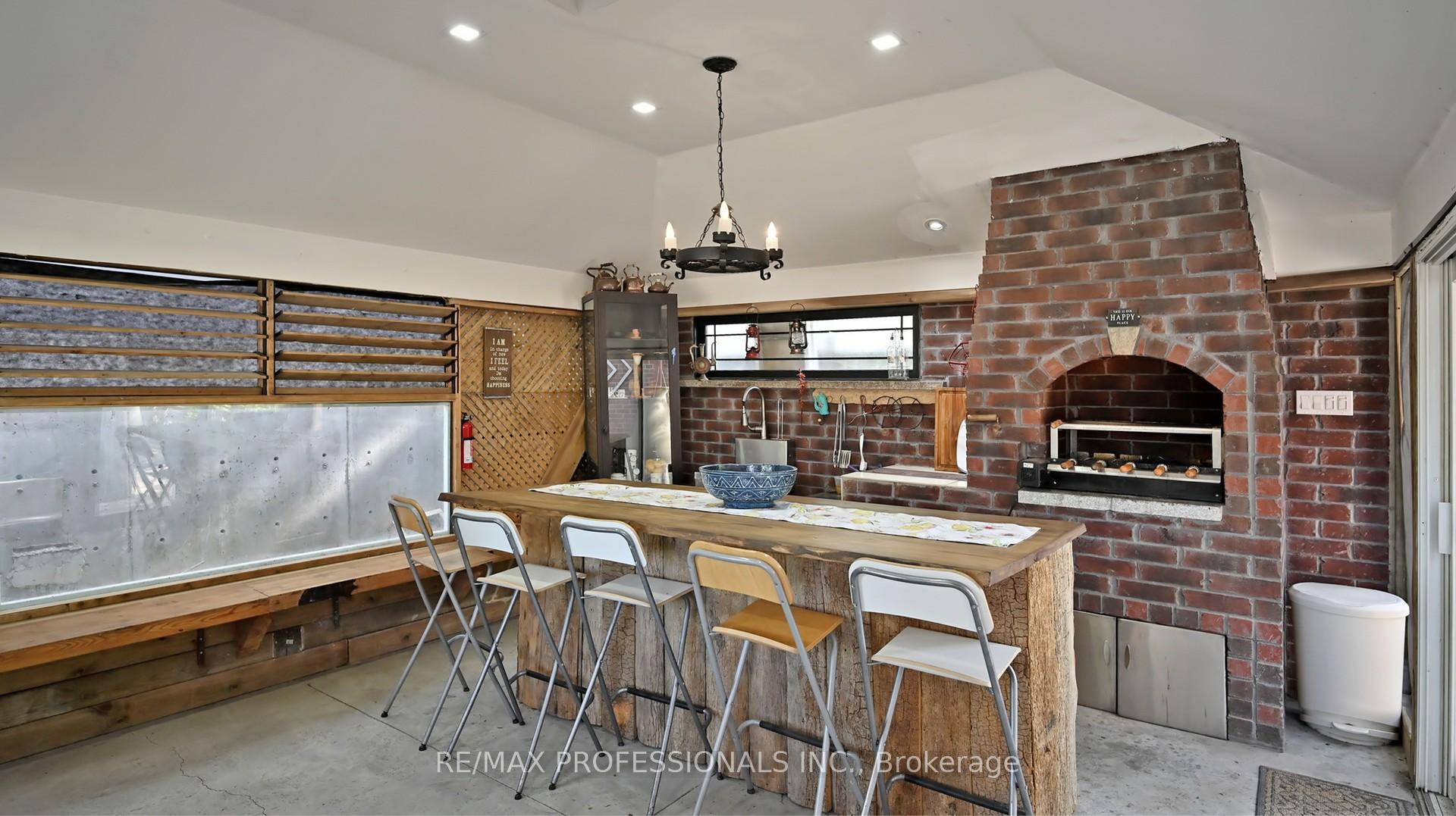 Photo 34 of 2 Woodpark Road, Etobicoke, Willowridge-Martingrove-Richview — HOMEH