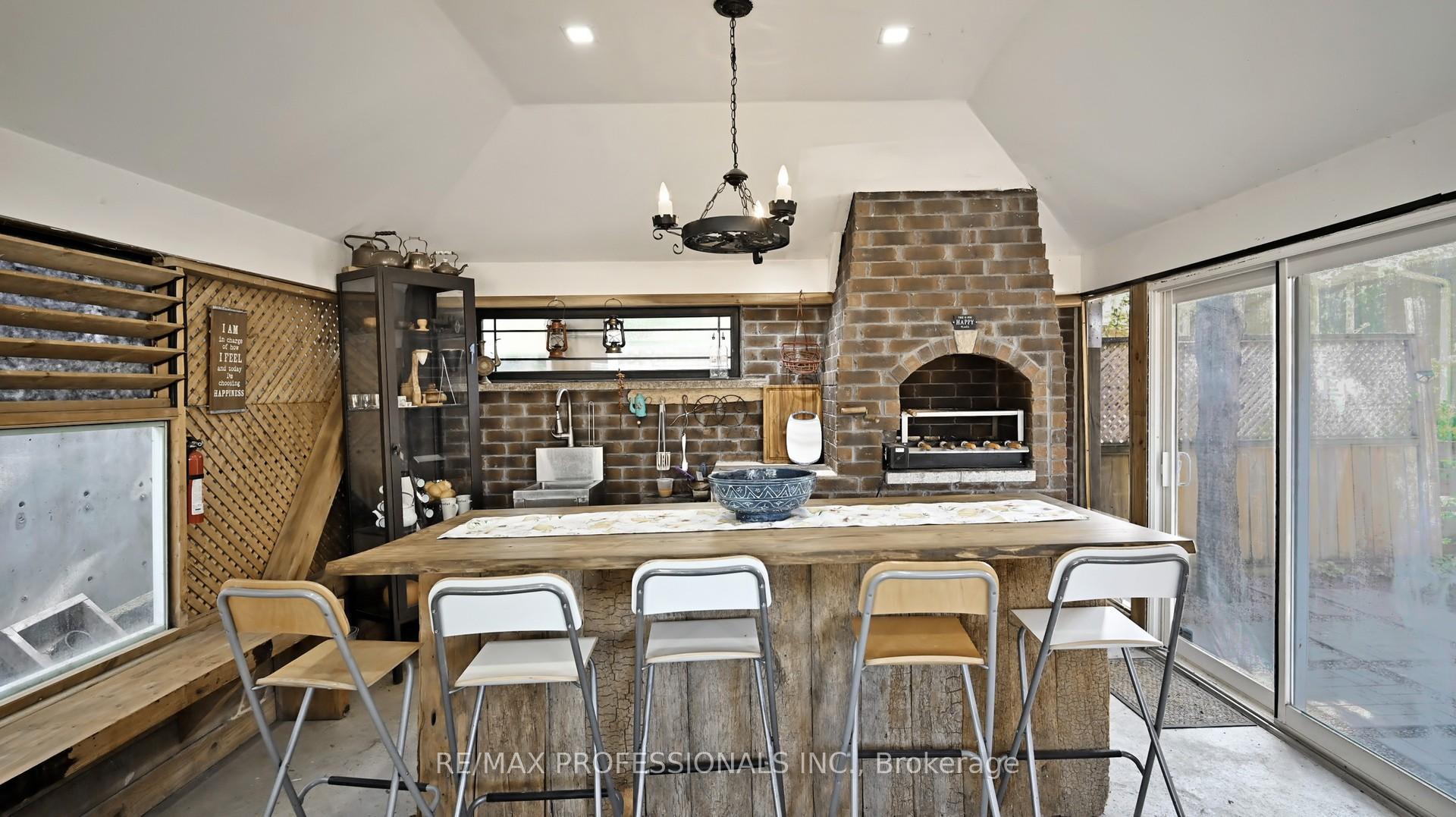 Photo 36 of 2 Woodpark Road, Etobicoke, Willowridge-Martingrove-Richview — HOMEH