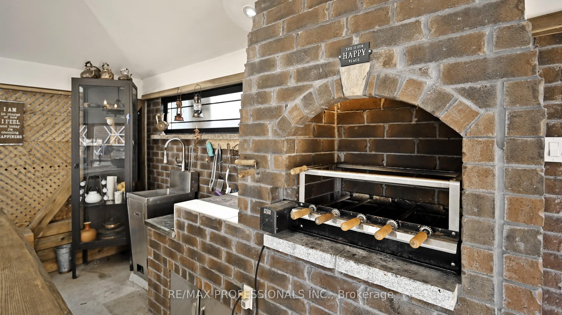 Photo 47 of 2 Woodpark Road, Etobicoke, Willowridge-Martingrove-Richview — HOMEH
