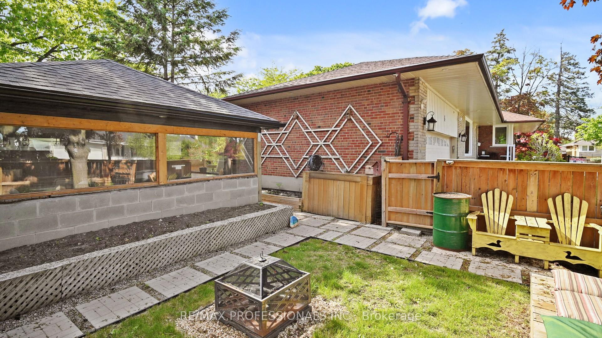 Photo 39 of 2 Woodpark Road, Etobicoke, Willowridge-Martingrove-Richview — HOMEH