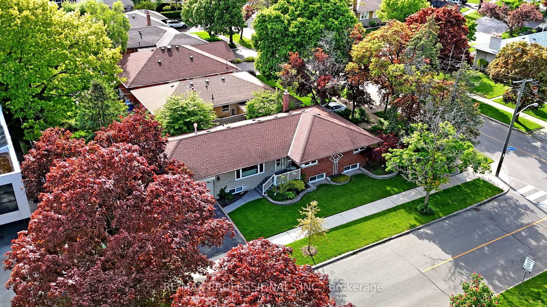 Photo 42 of 2 Woodpark Road, Etobicoke, Willowridge-Martingrove-Richview — HOMEH