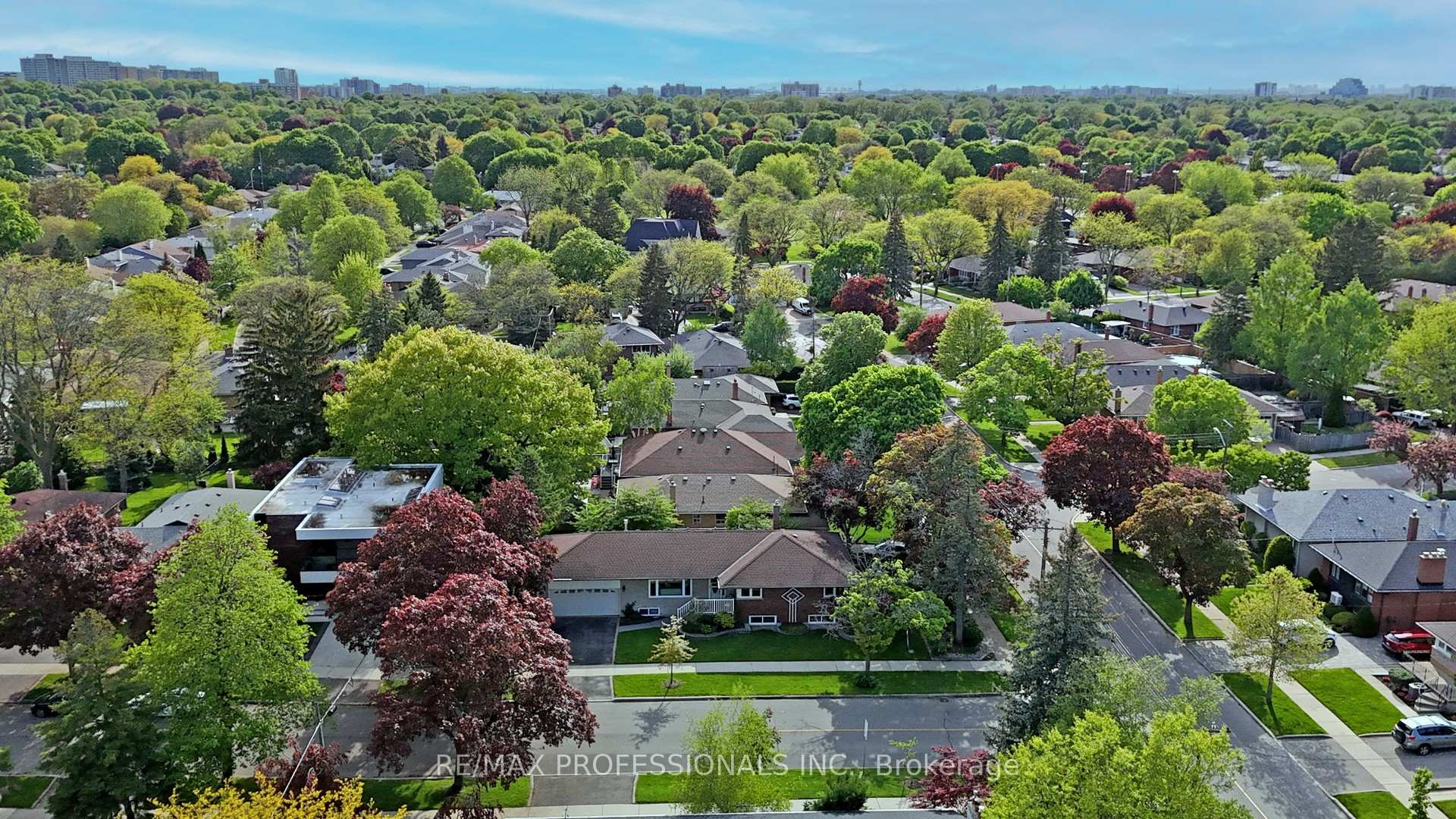 Photo 38 of 2 Woodpark Road, Etobicoke, Willowridge-Martingrove-Richview — HOMEH