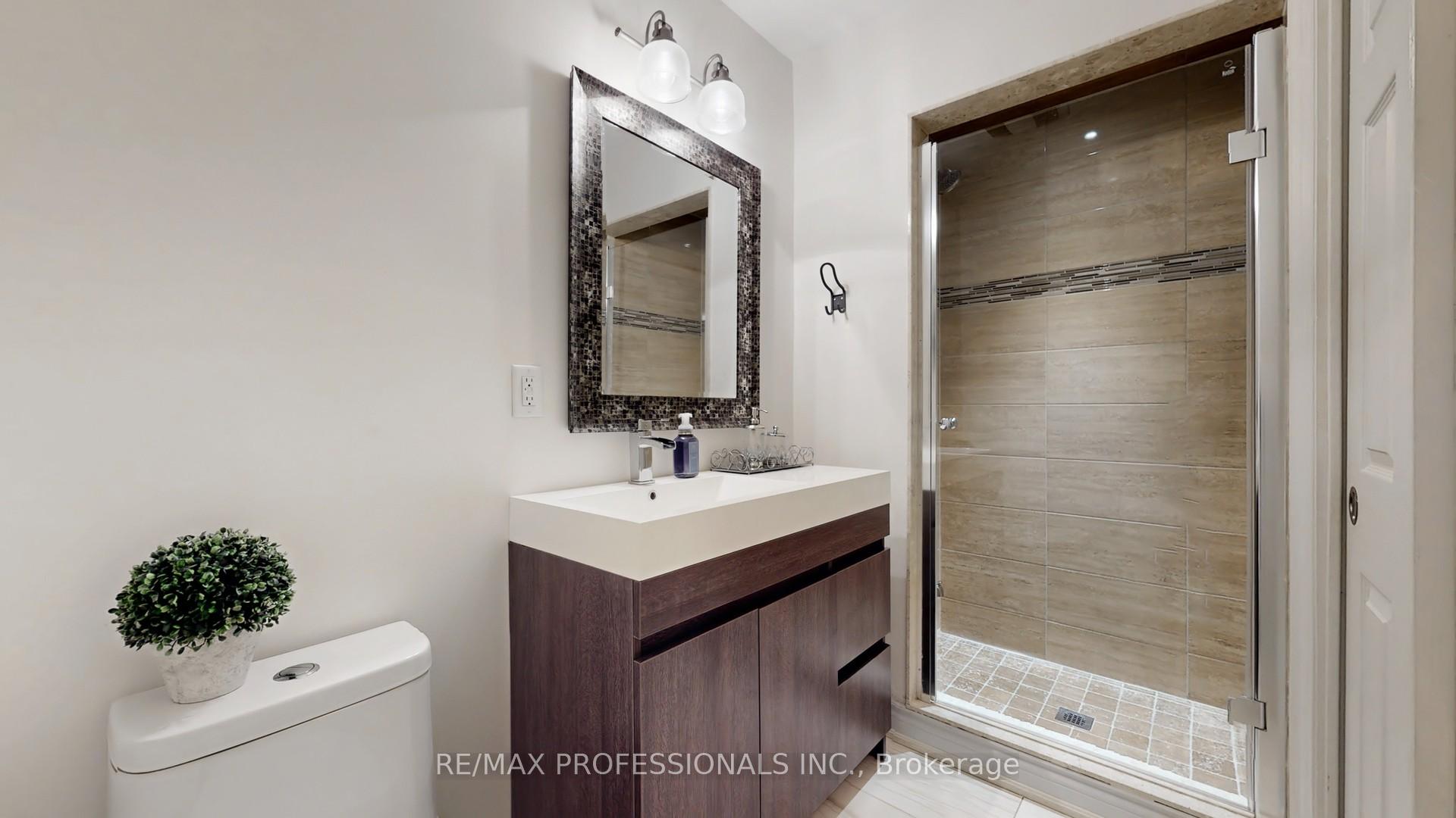 Photo 48 of 2 Woodpark Road, Etobicoke, Willowridge-Martingrove-Richview — HOMEH