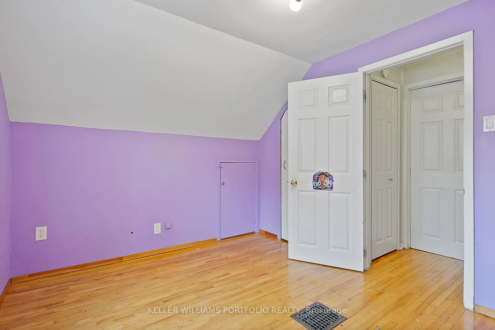 Photo 211 of 144 Admiral Road, Ajax, South East — HOMEH