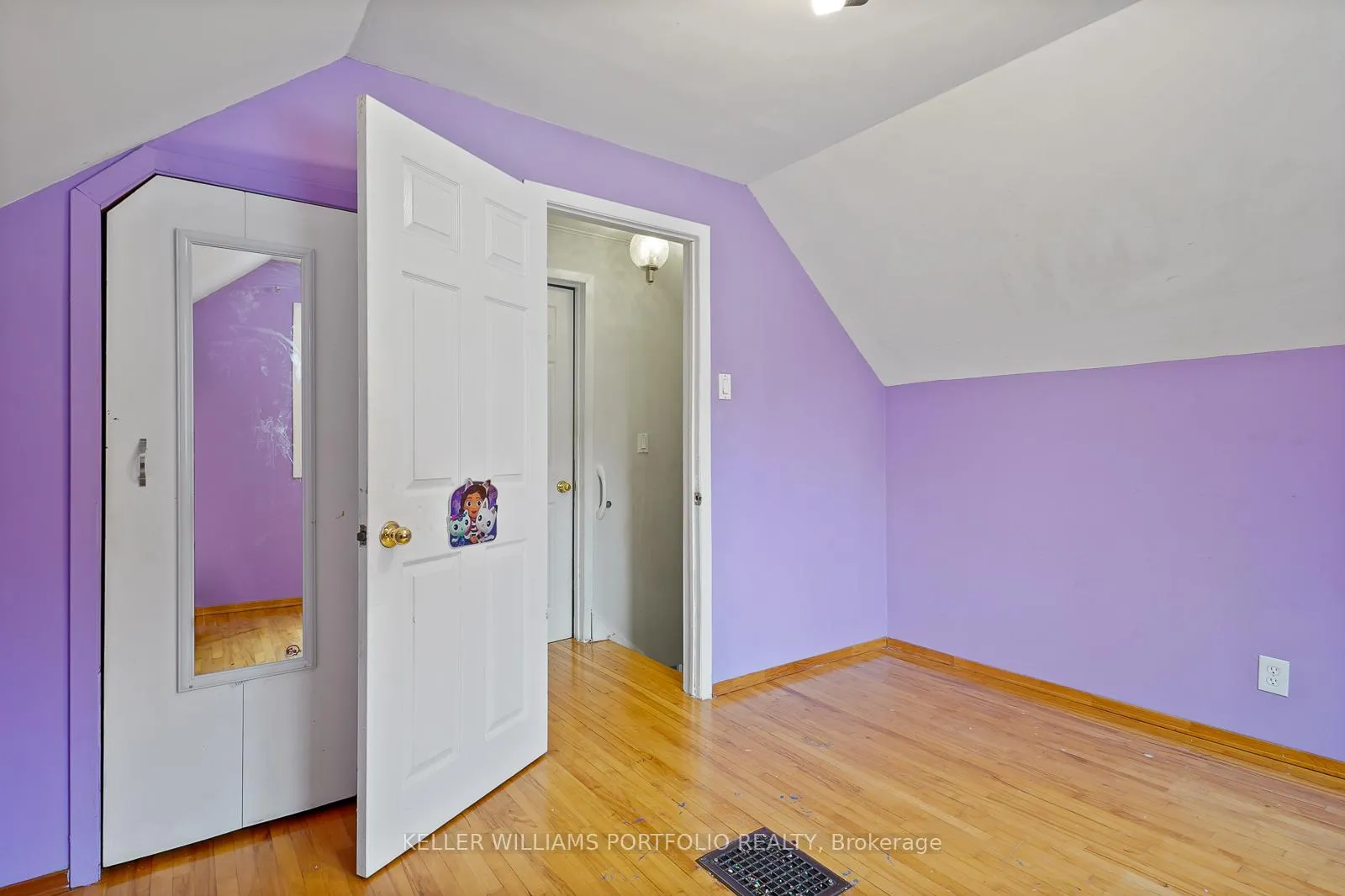 Photo 221 of 144 Admiral Road, Ajax, South East — HOMEH