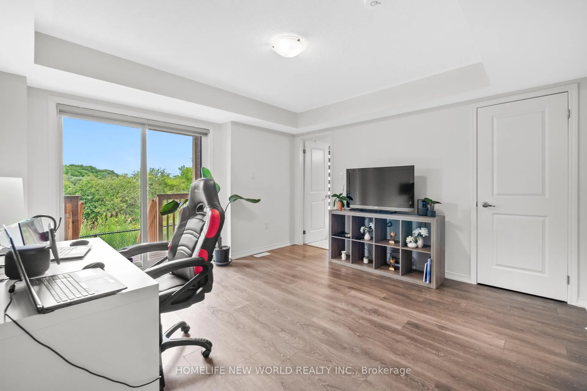 Photo 5 of 51 Woodstream Drive, Etobicoke, West Humber-Clairville — HOMEH