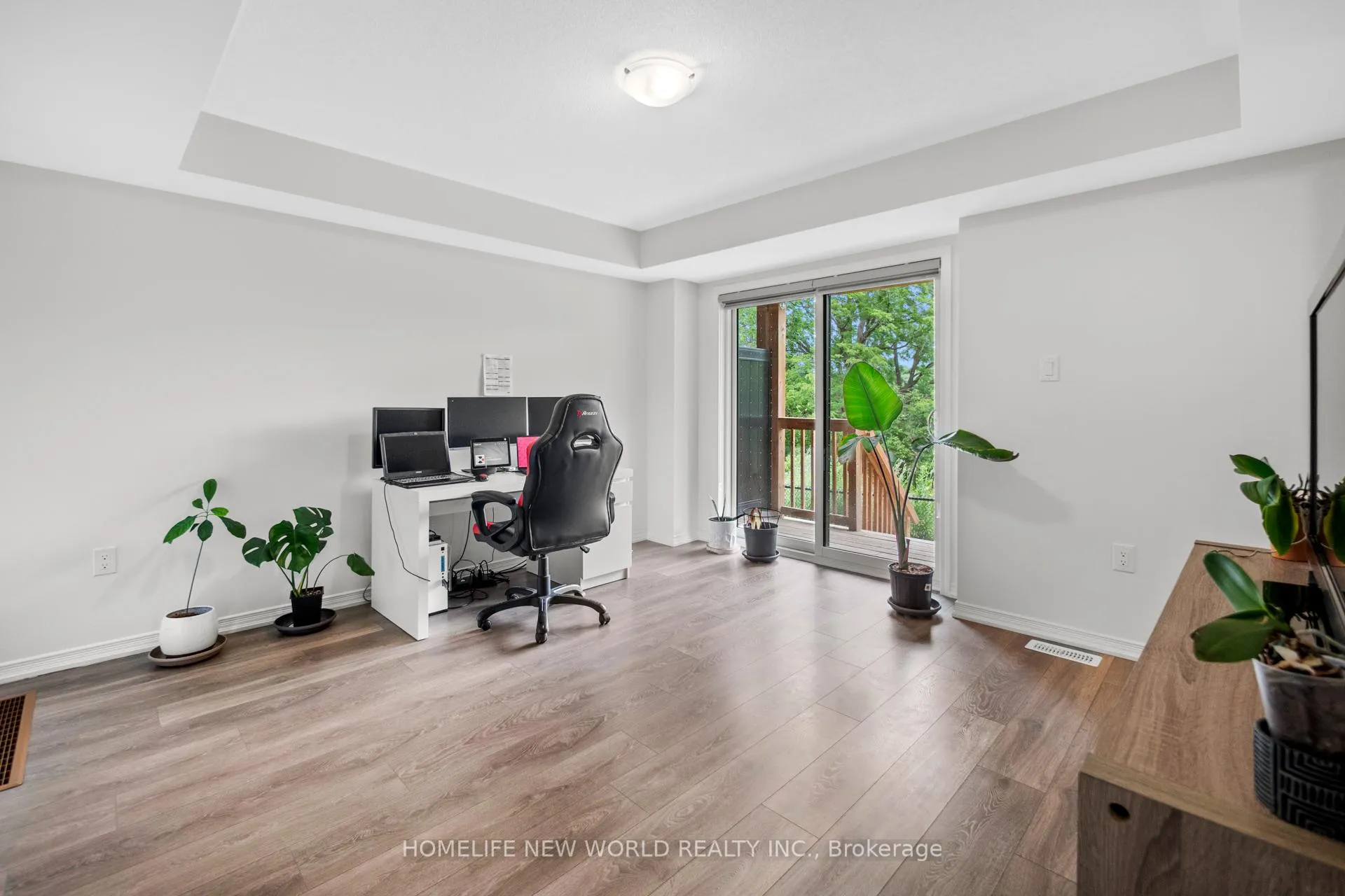 Photo 6 of 51 Woodstream Drive, Etobicoke, West Humber-Clairville — HOMEH