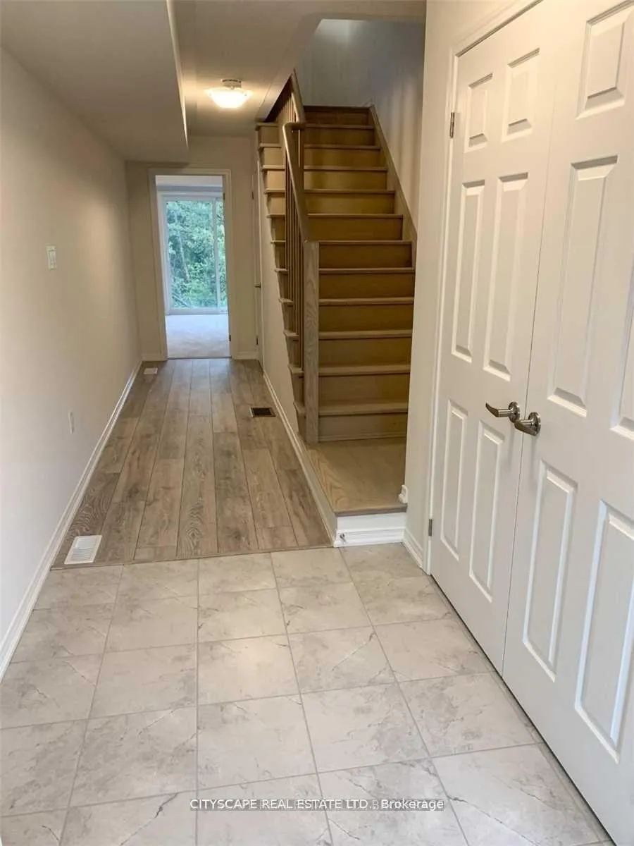 Photo 2 of 21 Woodstream Drive, Etobicoke, West Humber-Clairville — HOMEH
