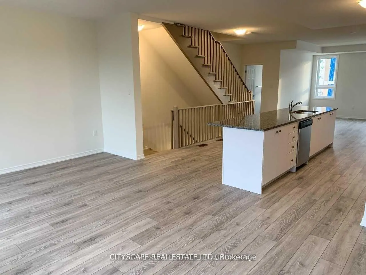 Photo 5 of 21 Woodstream Drive, Etobicoke, West Humber-Clairville — HOMEH