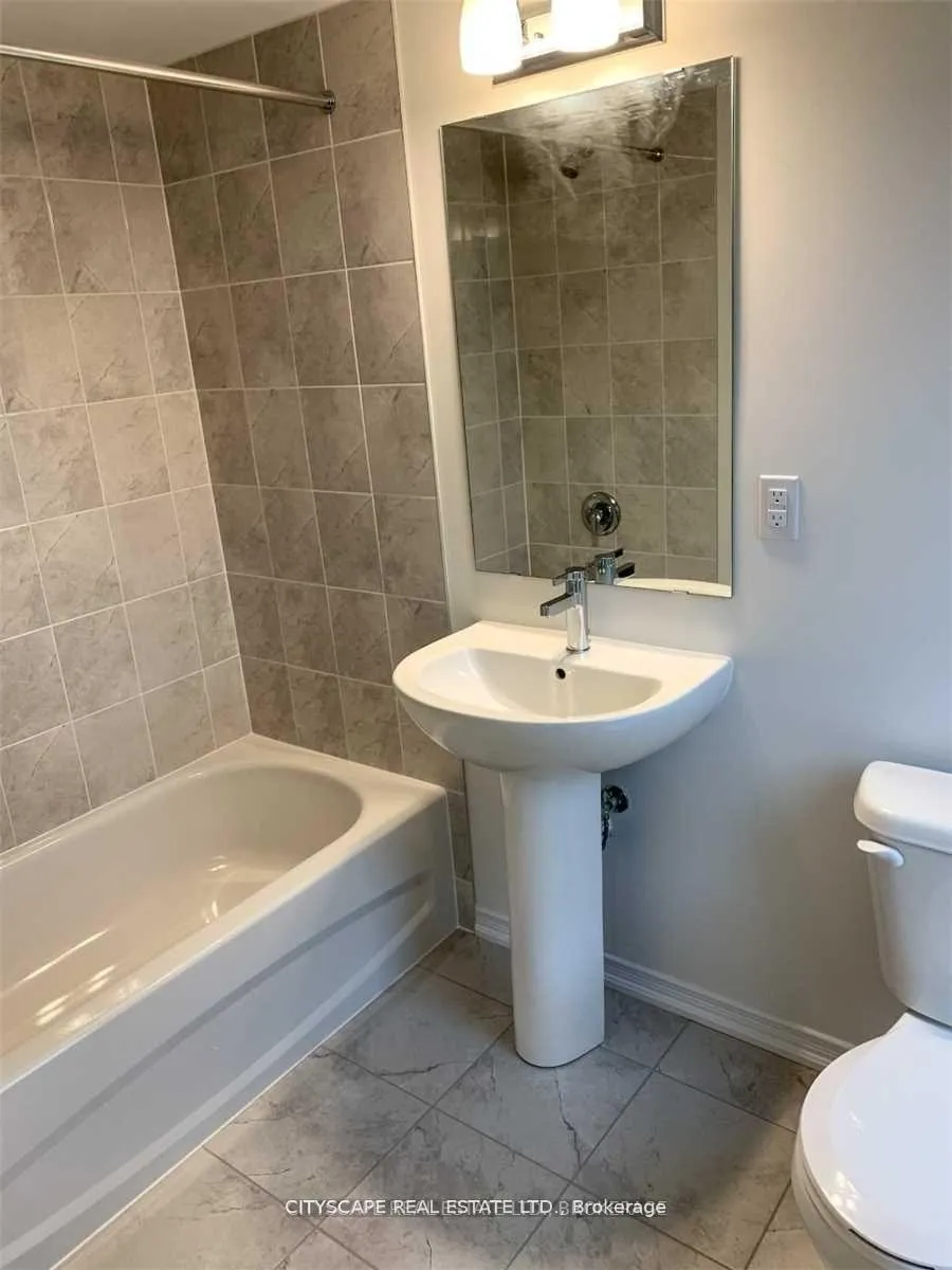 Photo 9 of 21 Woodstream Drive, Etobicoke, West Humber-Clairville — HOMEH