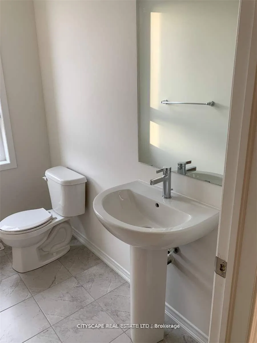 Photo 11 of 21 Woodstream Drive, Etobicoke, West Humber-Clairville — HOMEH